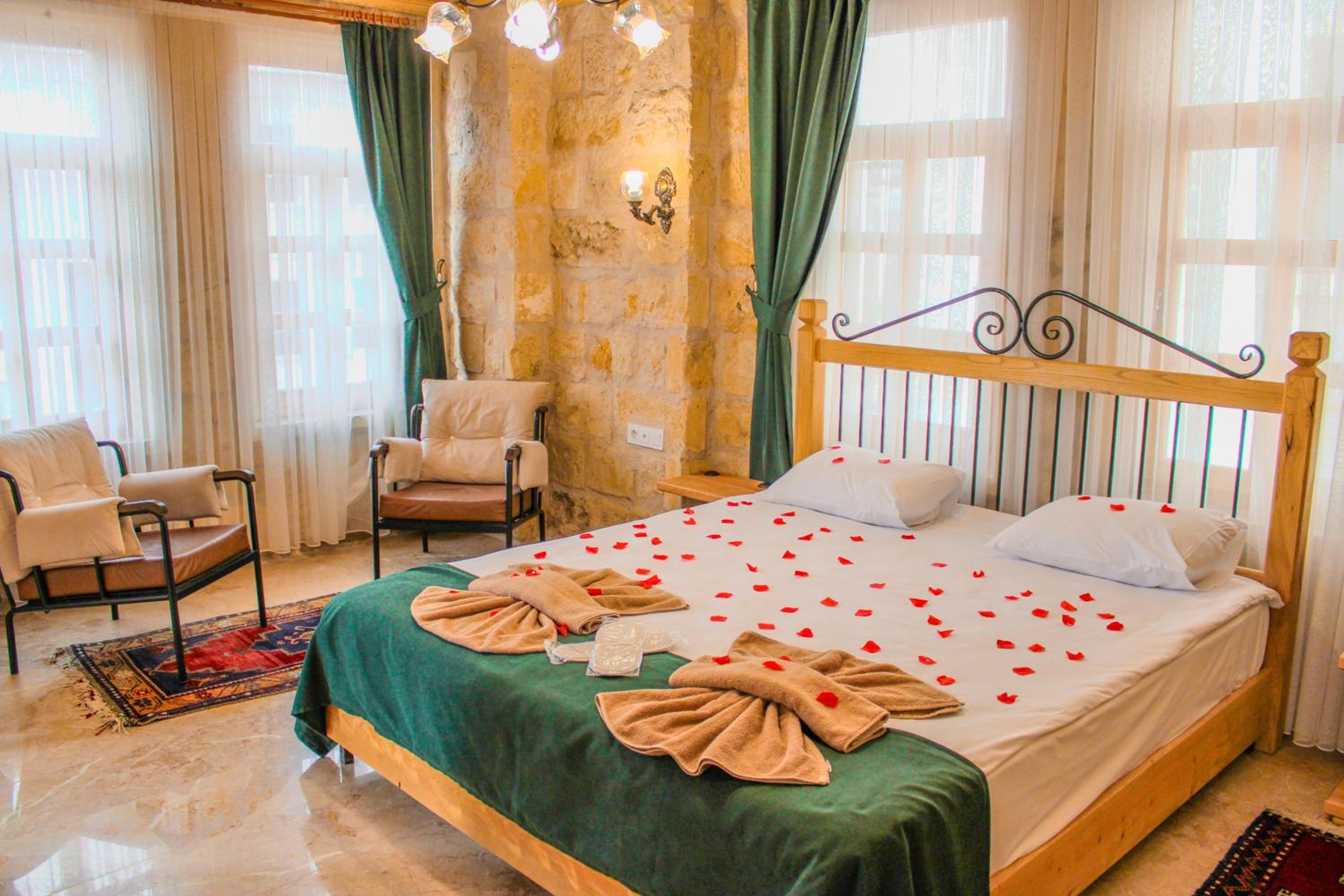 King Suite with Spa Bath photo 1