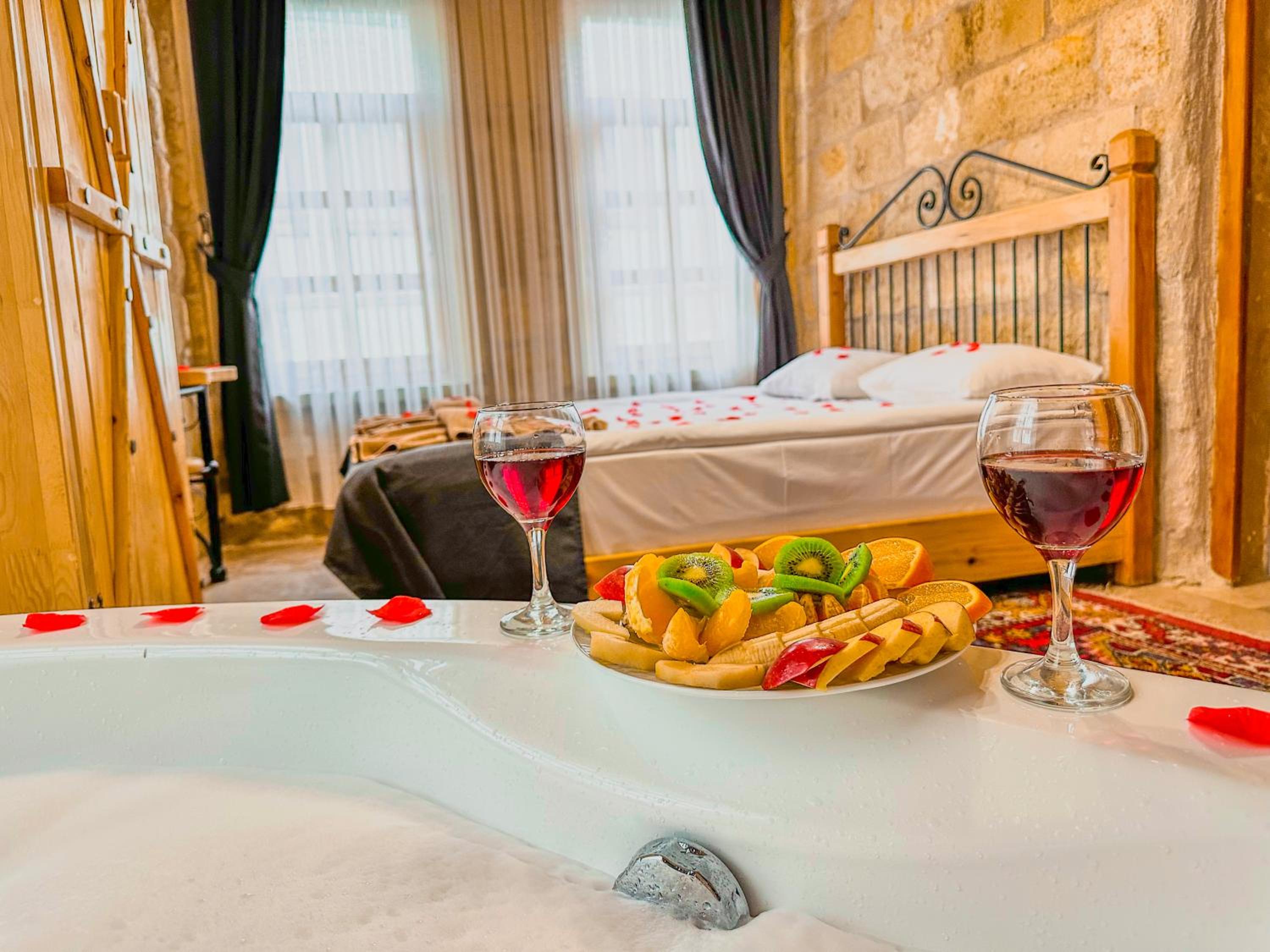 Double Room with Spa Bath photo 1