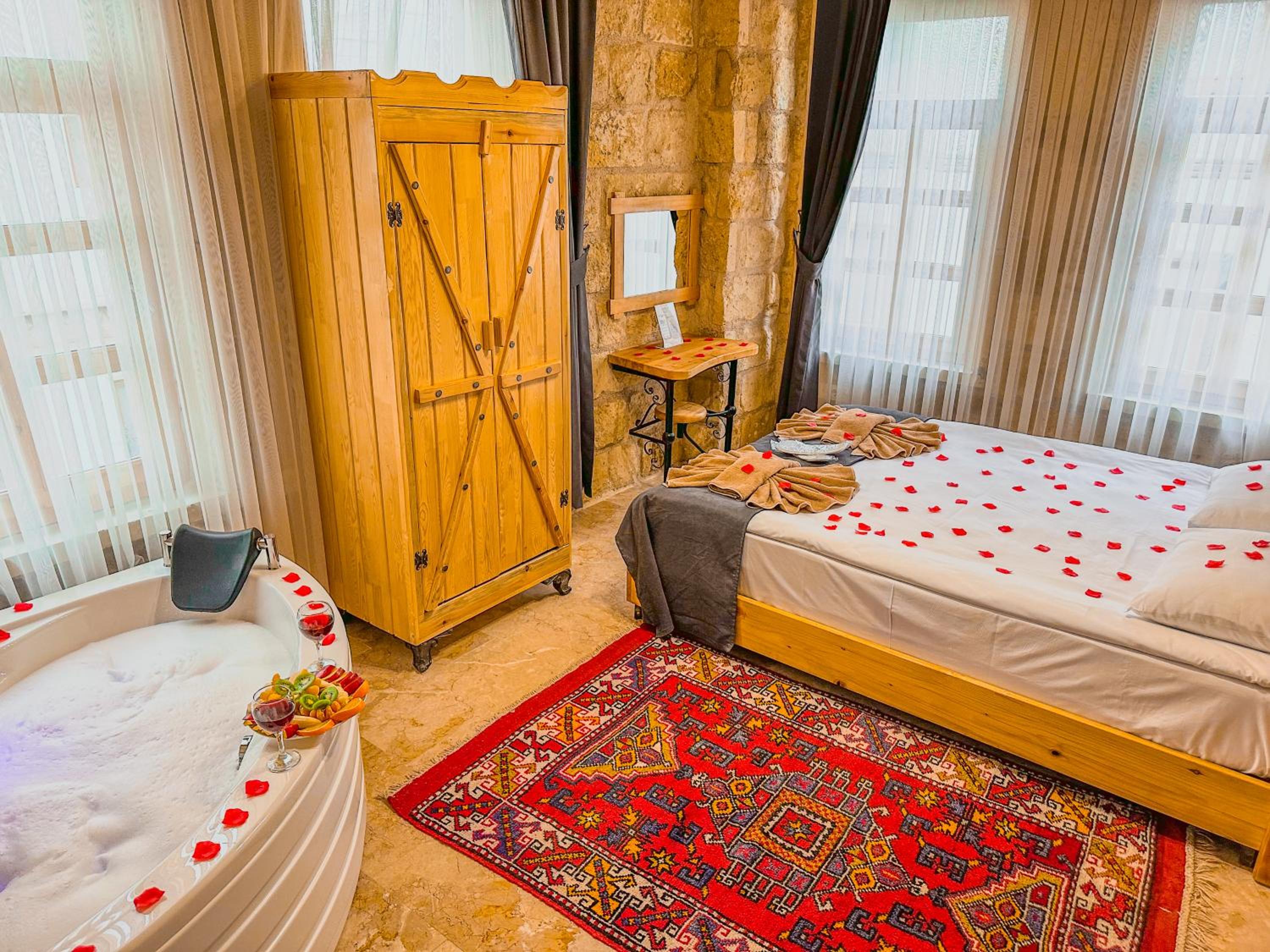 Double Room with Spa Bath photo 3