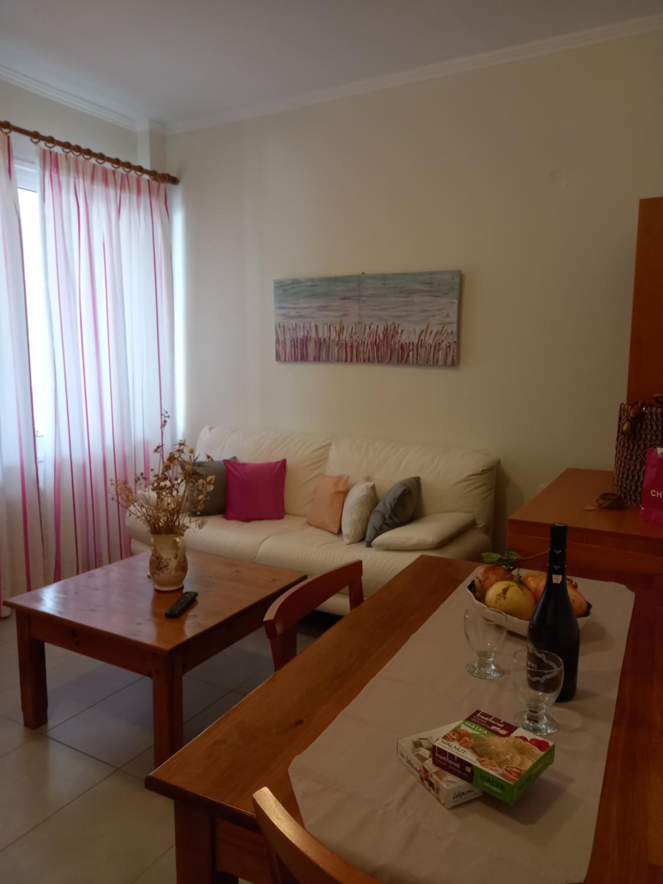 One-Bedroom House photo 2