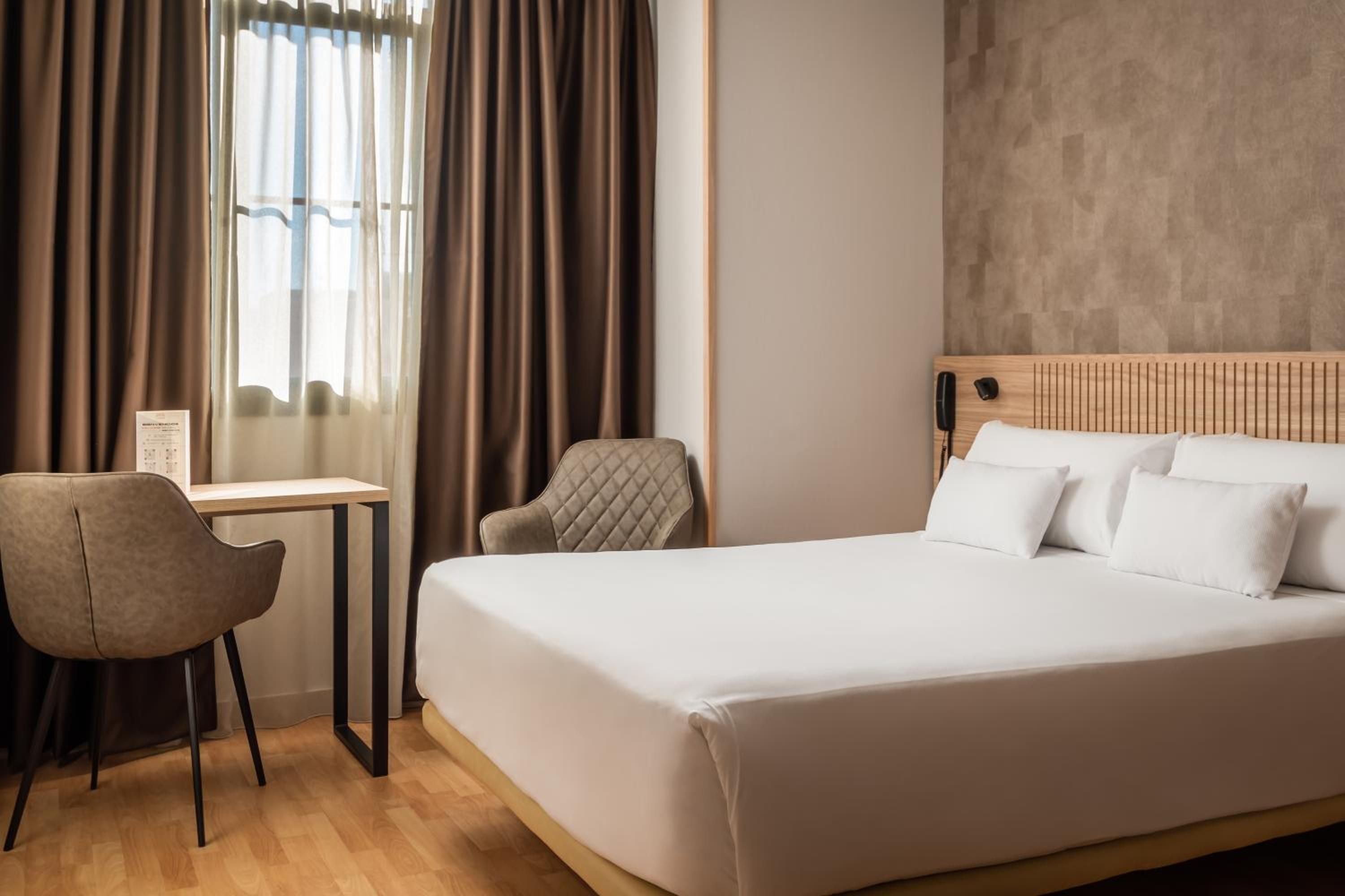 Habitación Doble Estándar o con Dos Camas Individuales.