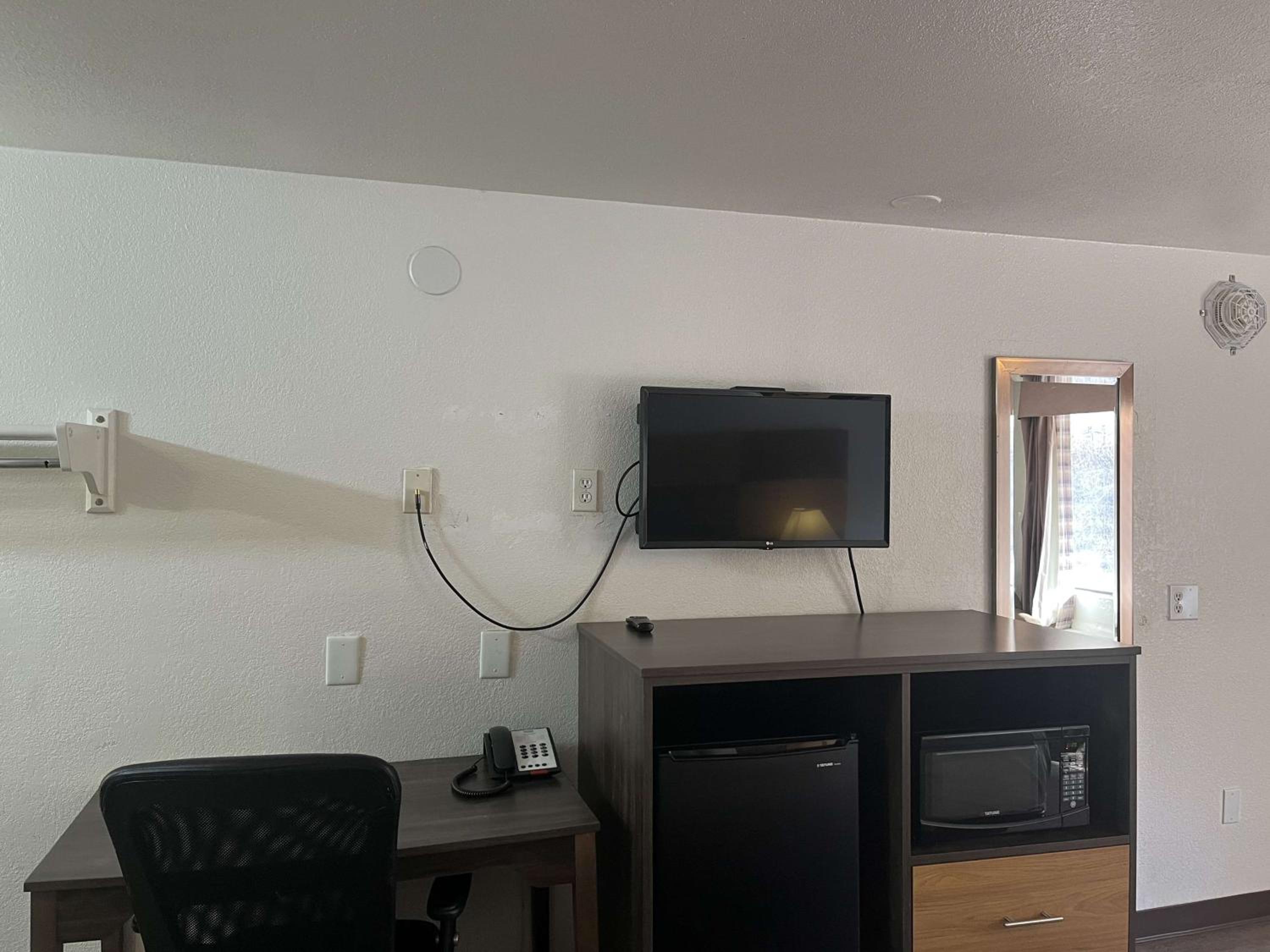Queen Room with Two Queen Beds - Disability Access - Roll In Shower photo 2