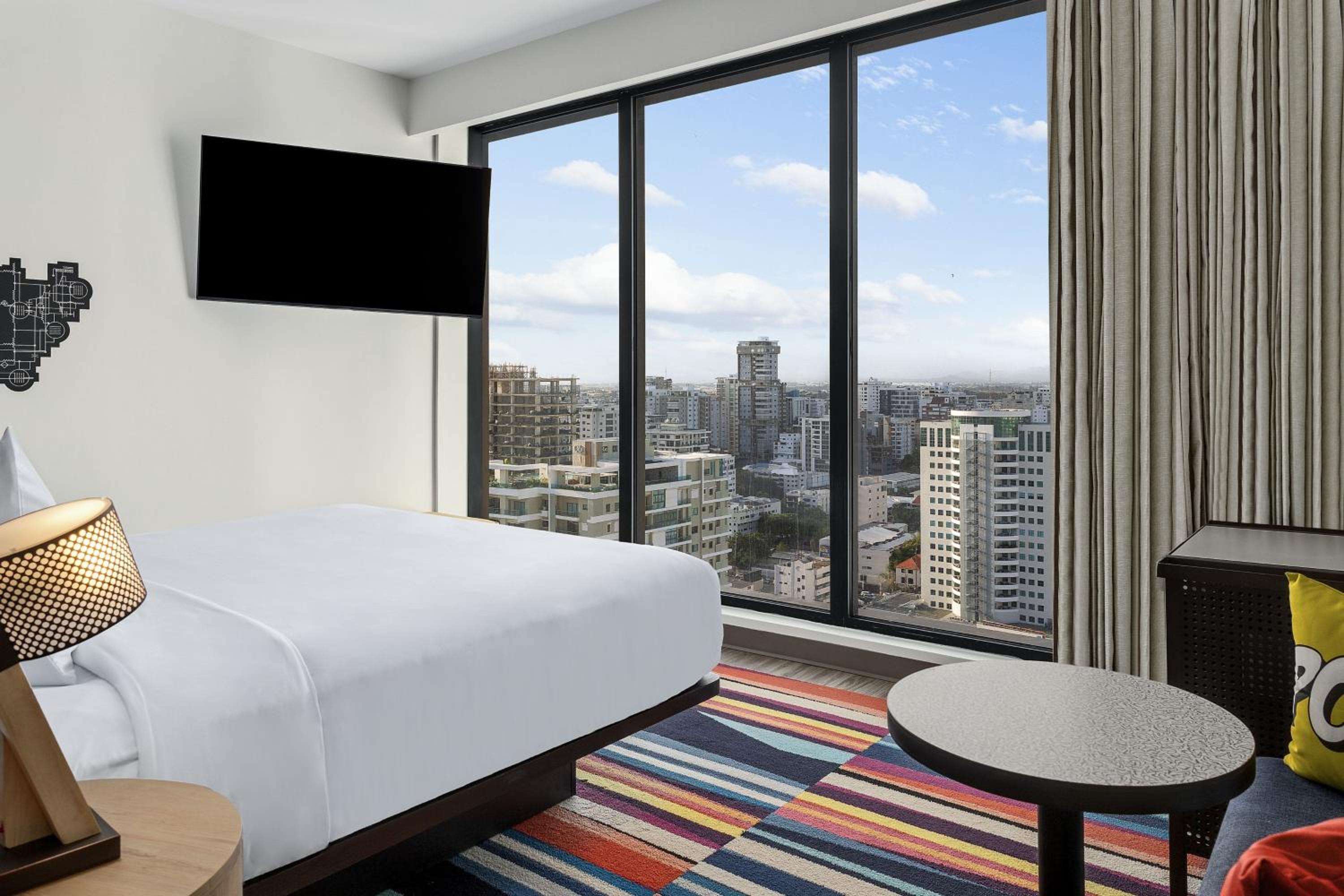 Breezy 1 King Room, City View High Floor