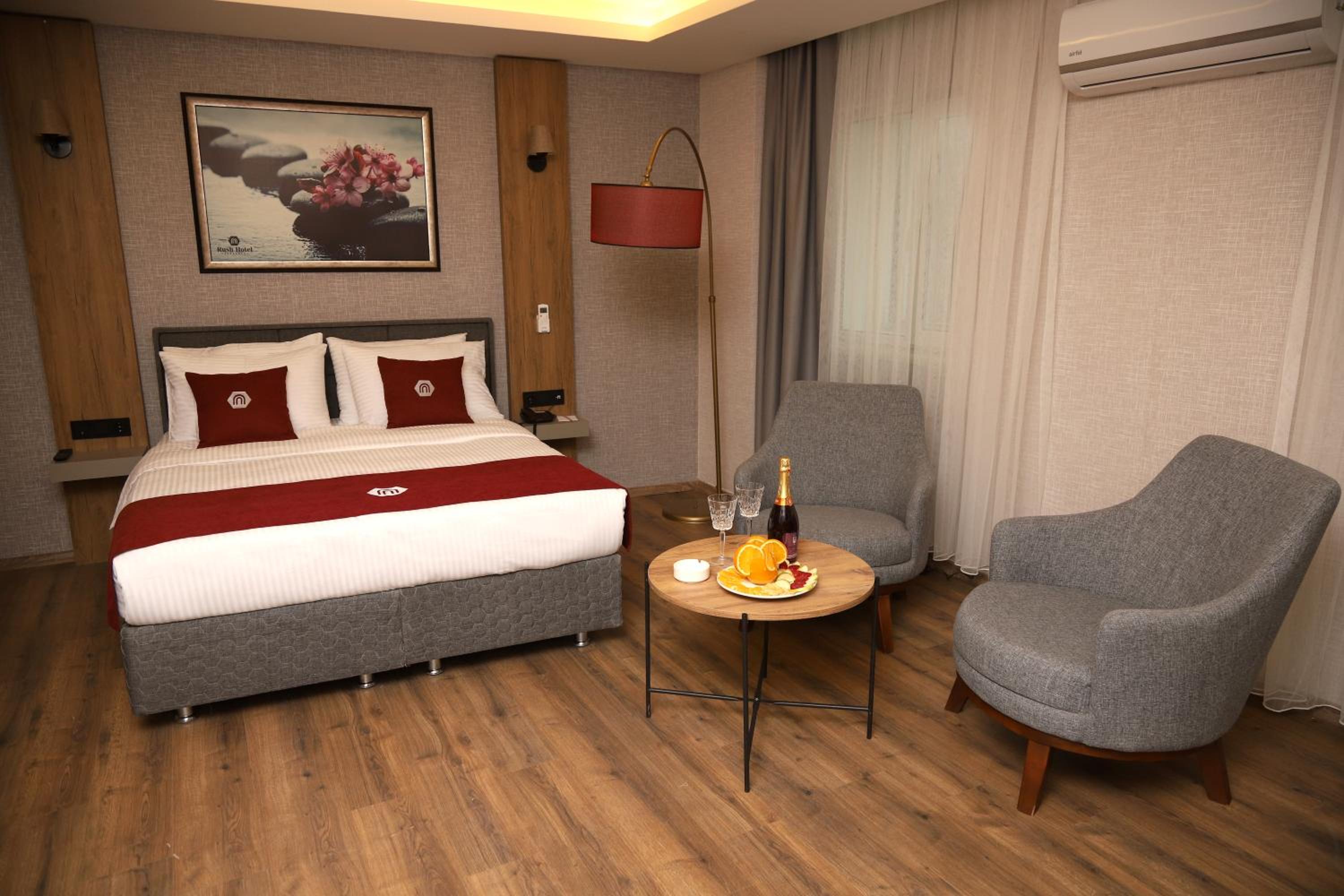 Deluxe Queen Room