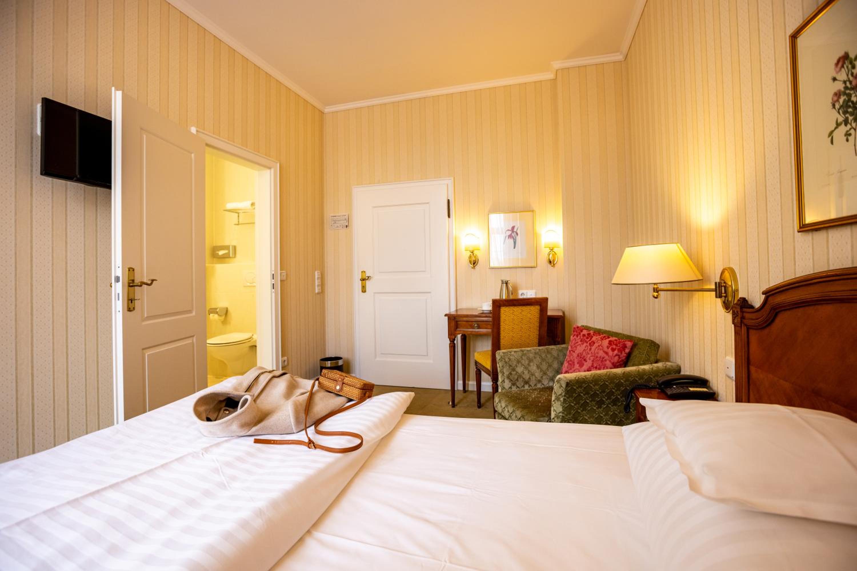 Single Room photo 2