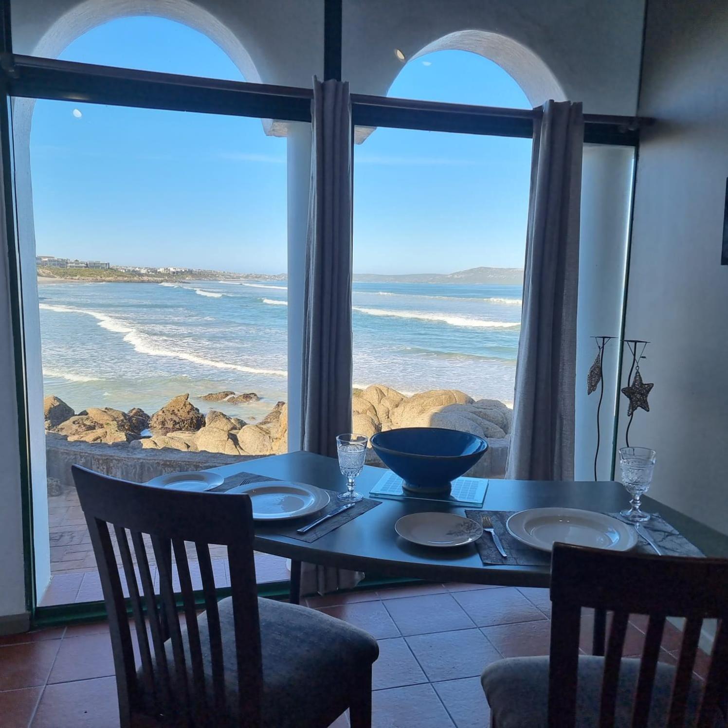 Studio with Pool View - Photo 5