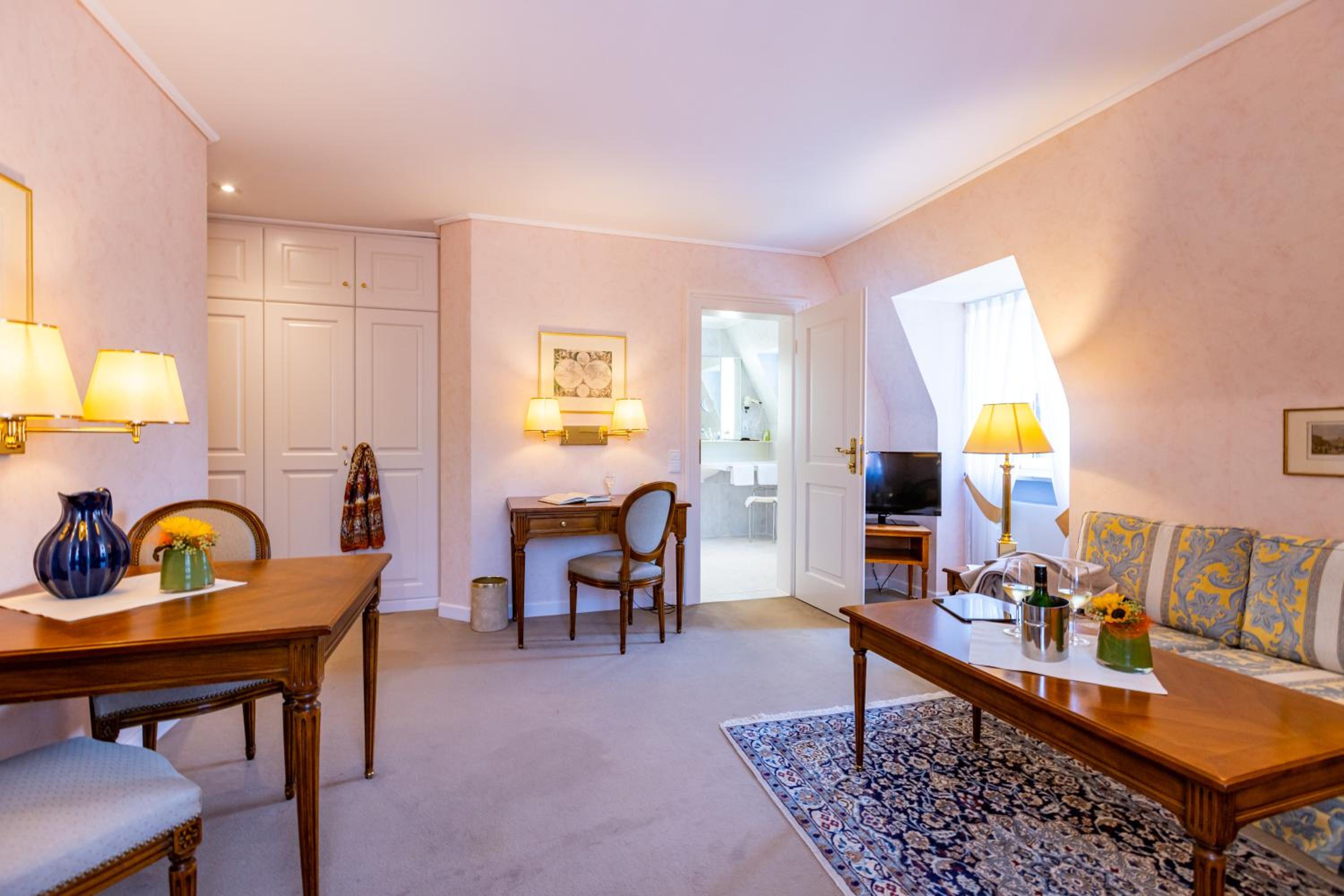 One-Bedroom Suite photo 3