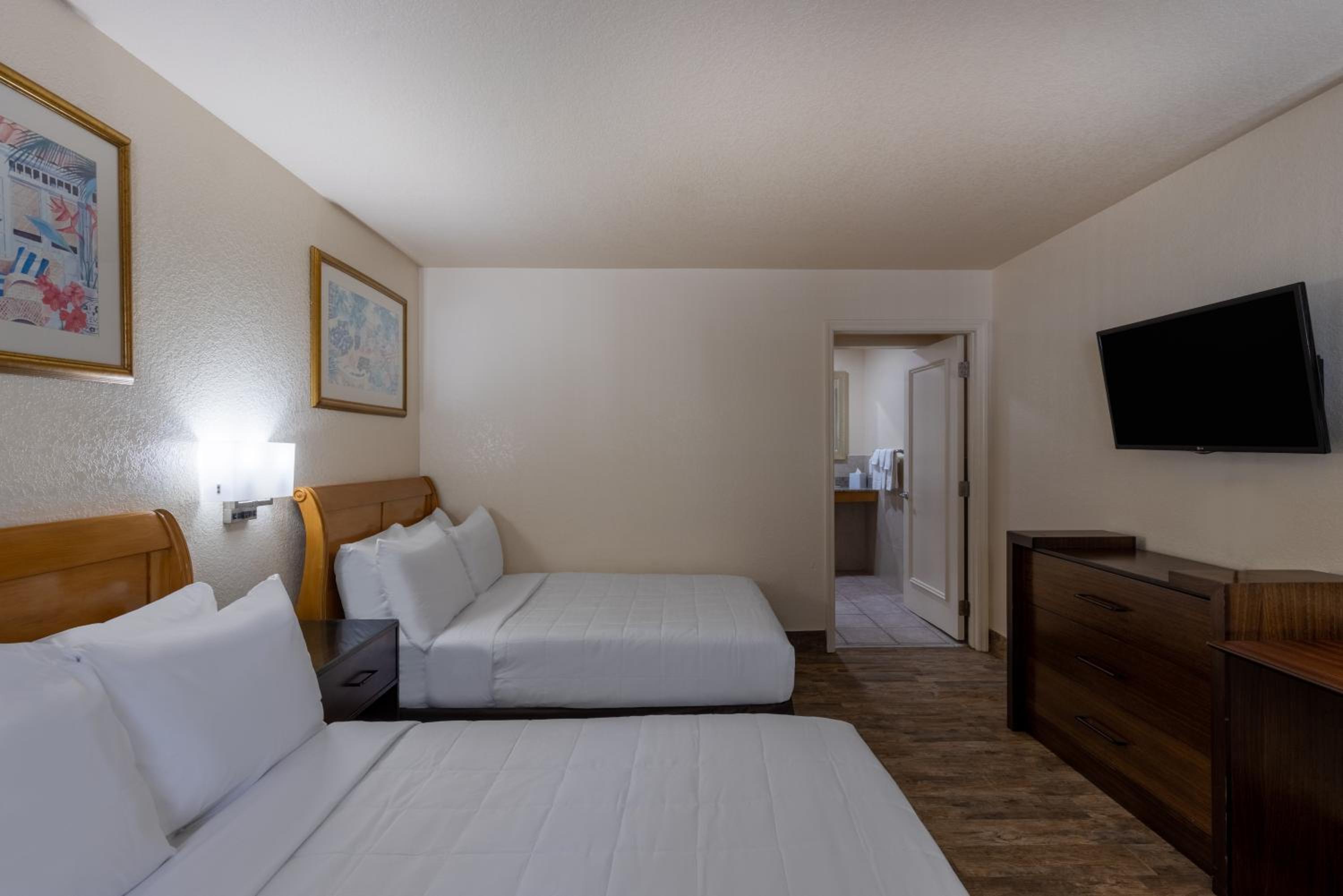 Double Room with Two Double Beds and Mobility Access - Ground Floor/Non-Smoking - Photo 8