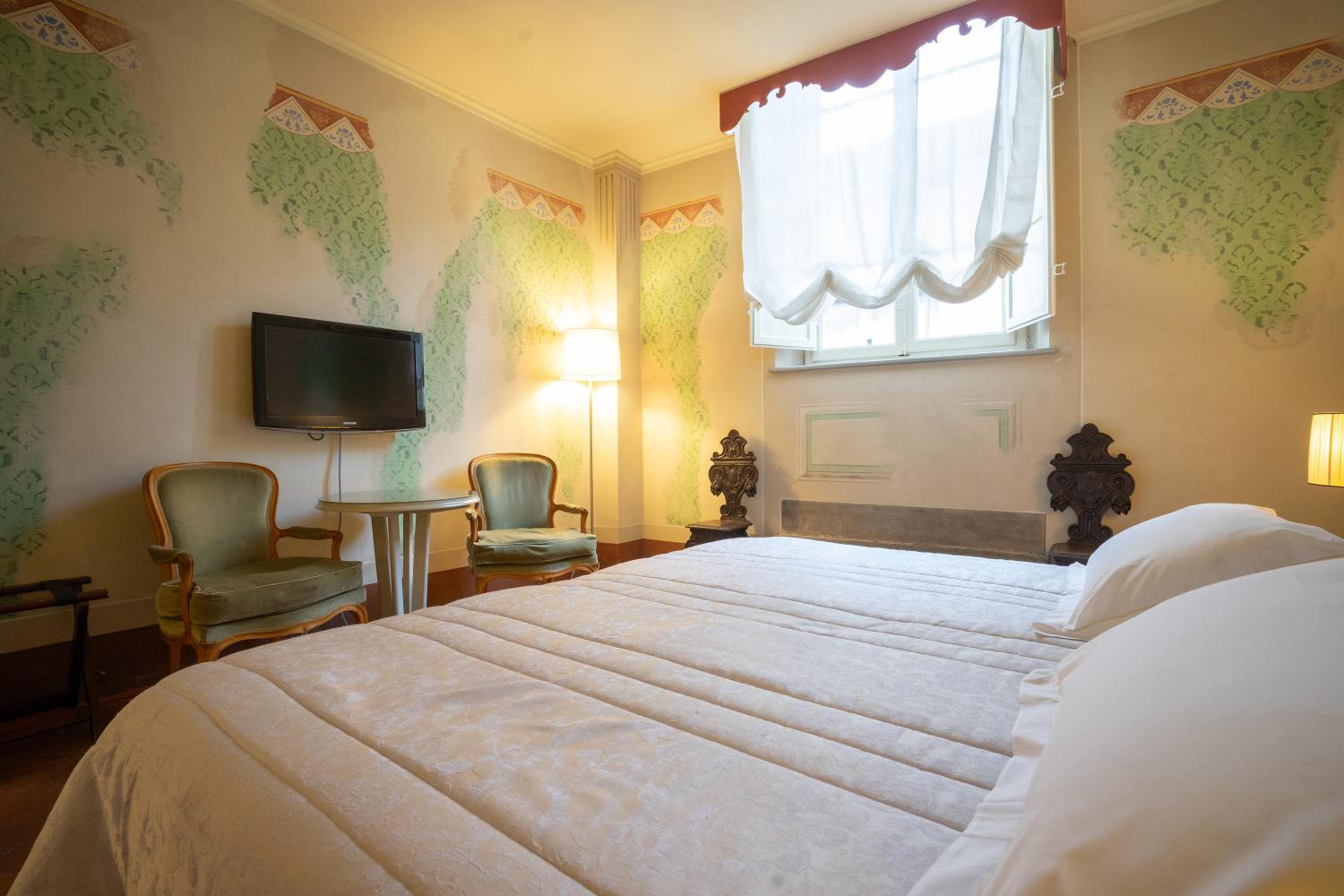 Double or Twin Room - Photo 2