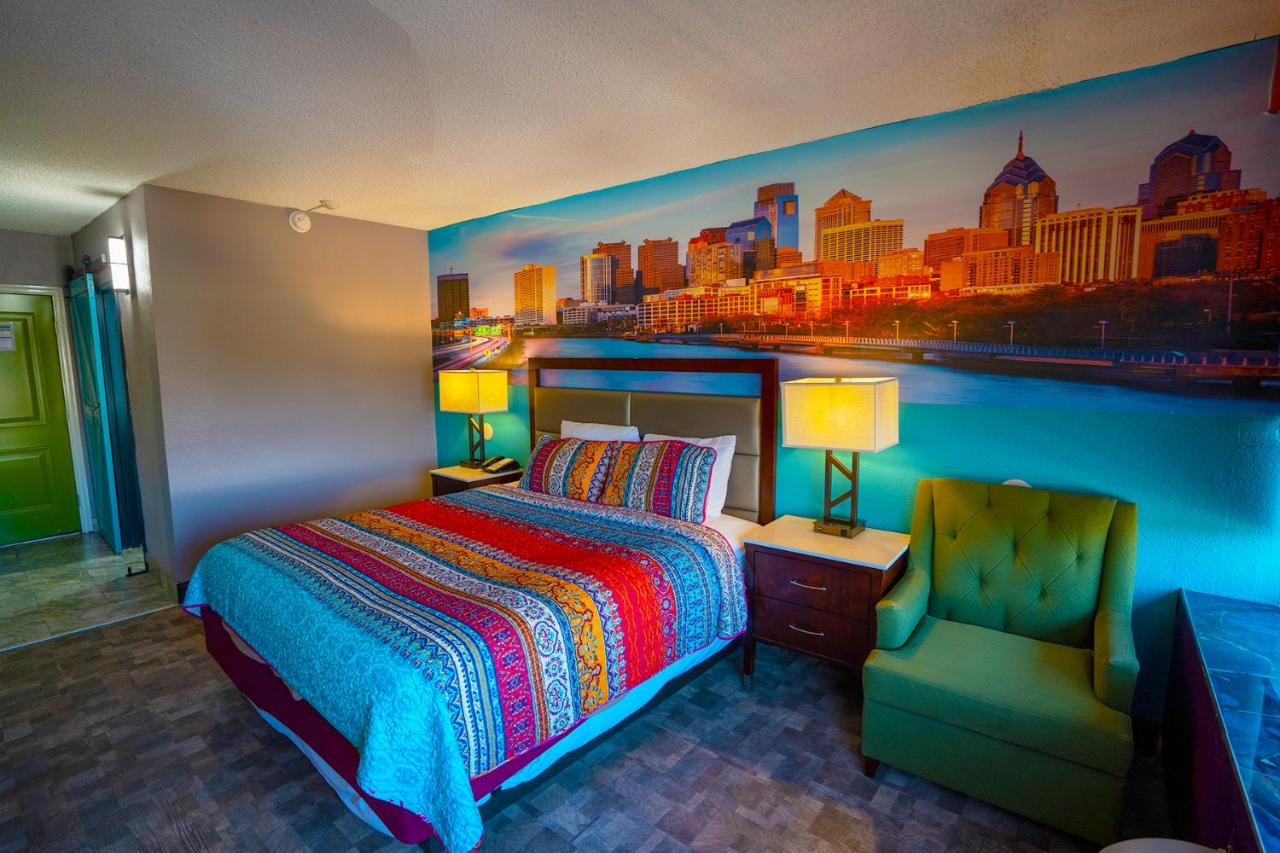Deluxe king room