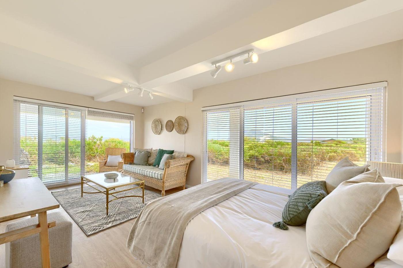 Four-Bedroom House photo 1