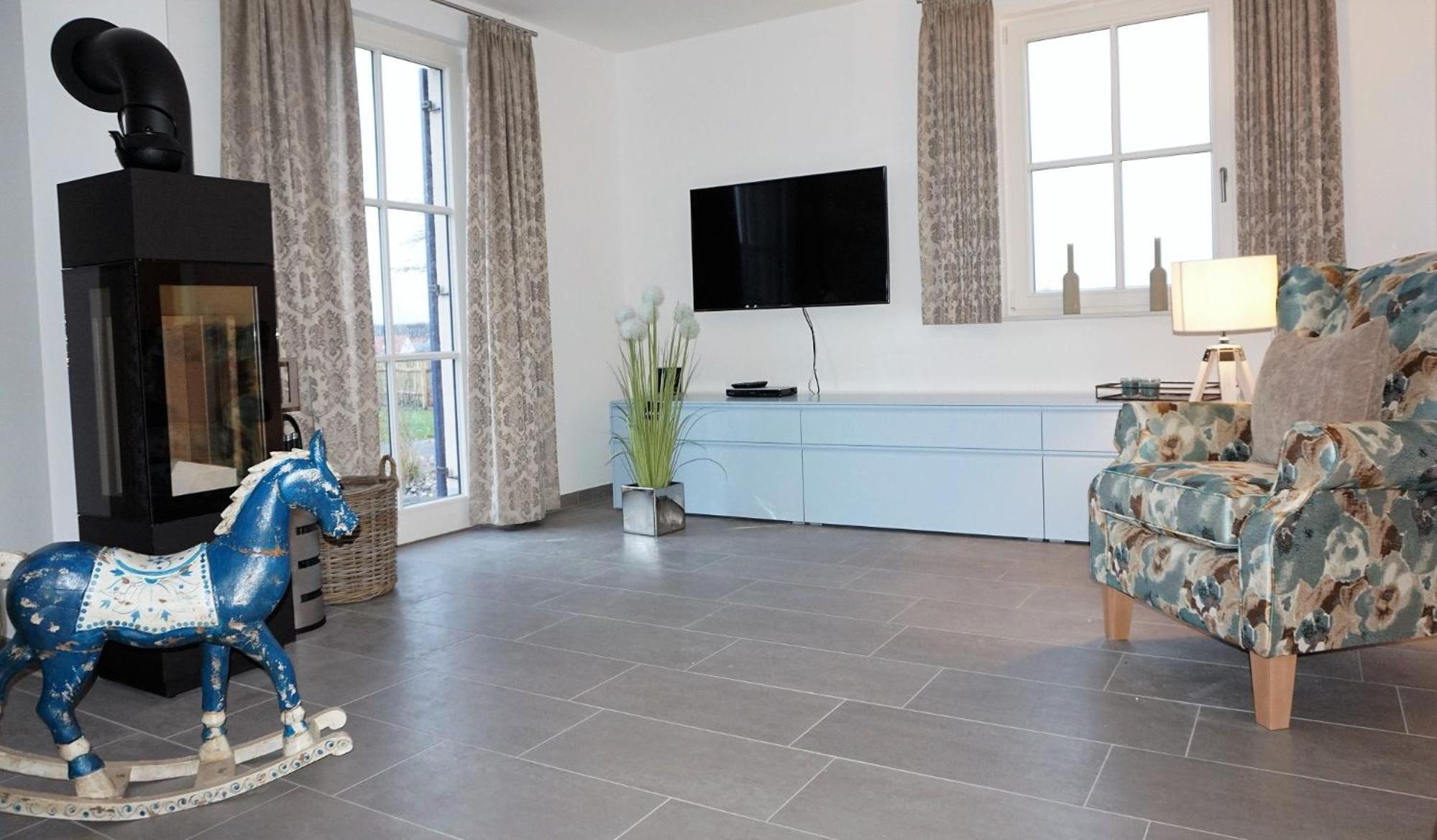 Three-Bedroom House photo 1
