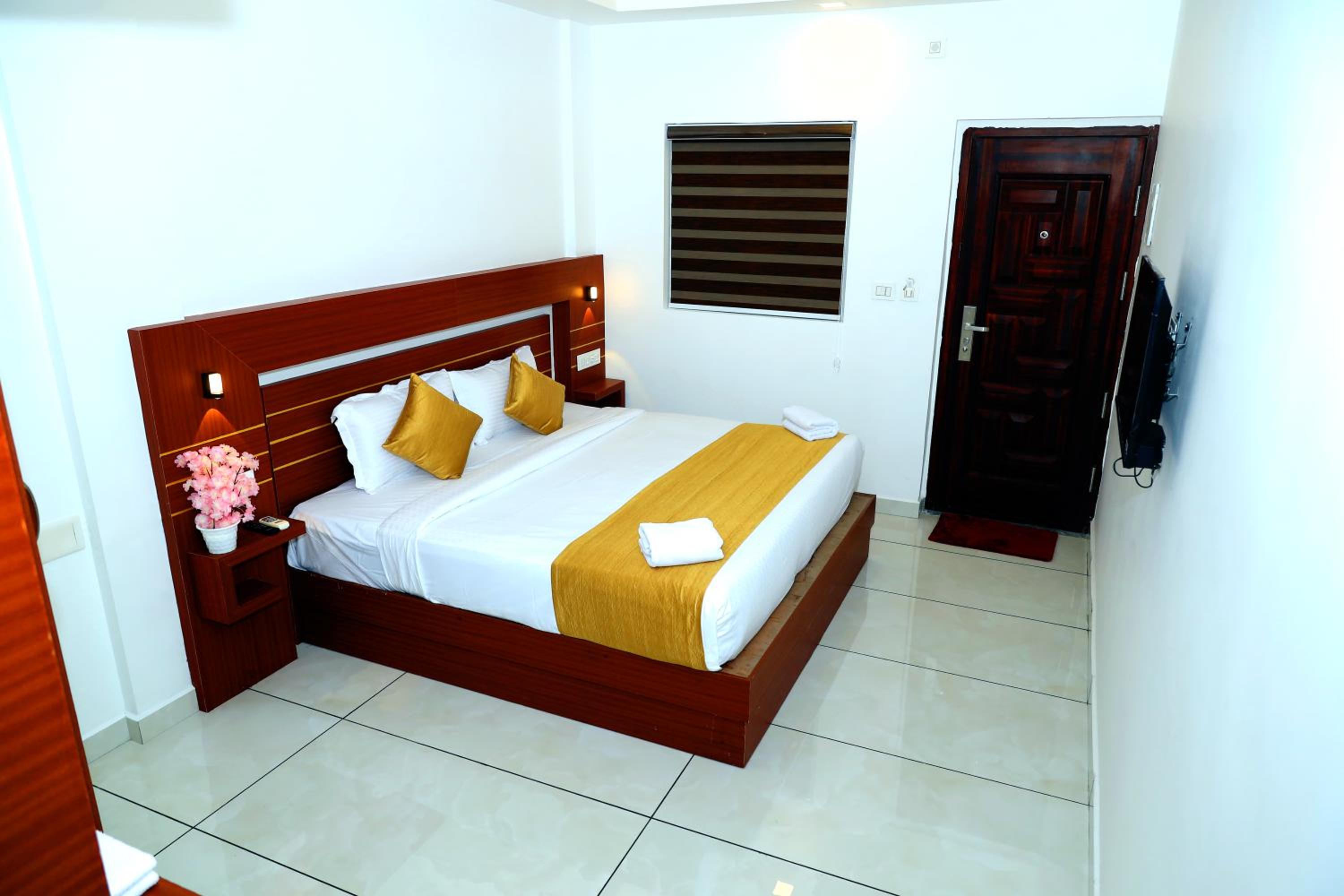 Deluxe King Room photo 1