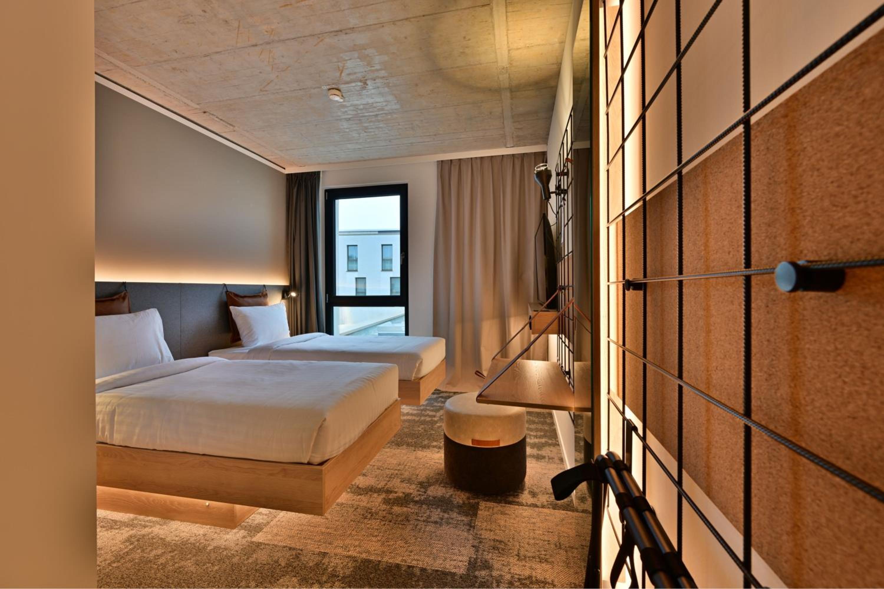 Moxy Twin Room