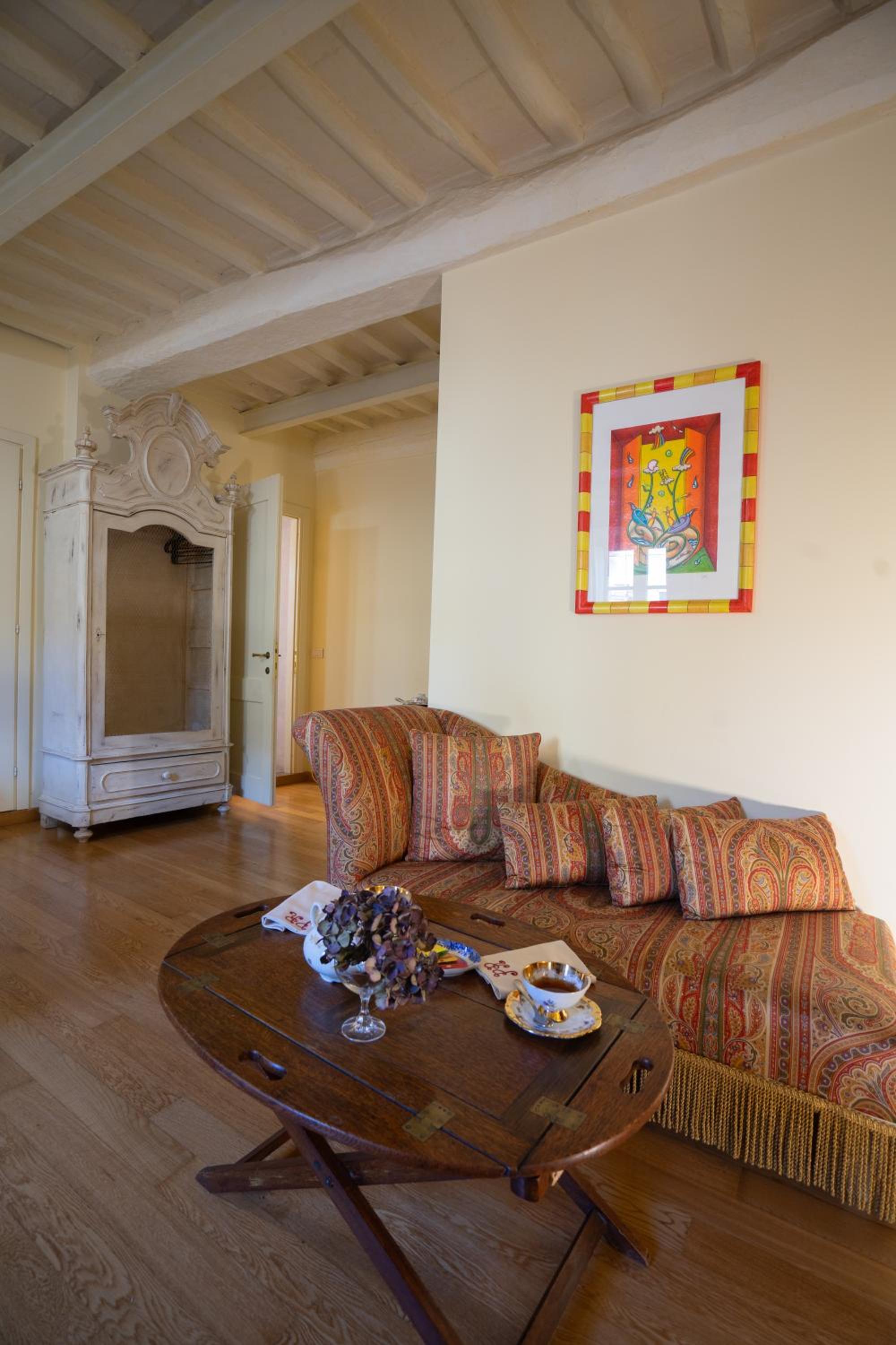 Deluxe King Room - Photo 4