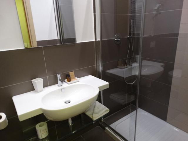 Double or Twin Room photo 2