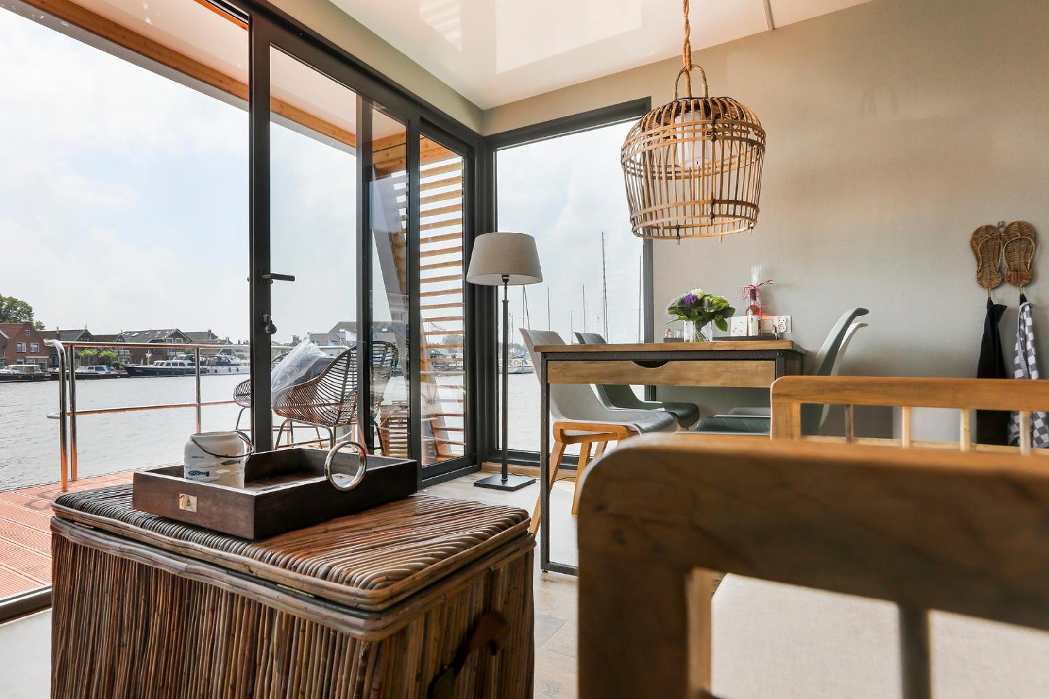 Apartment with Lake View photo 2