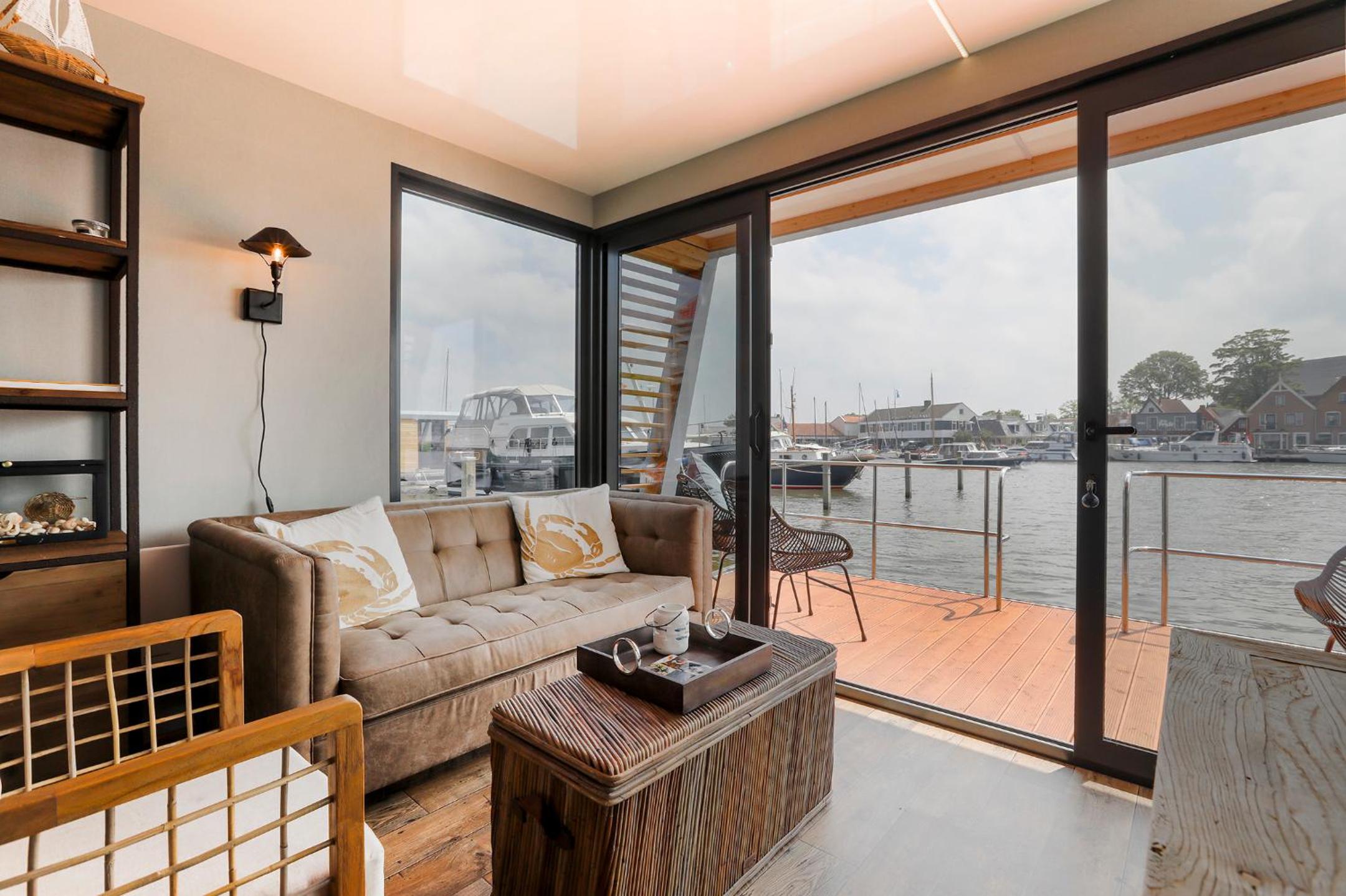 Apartment with Lake View photo 1