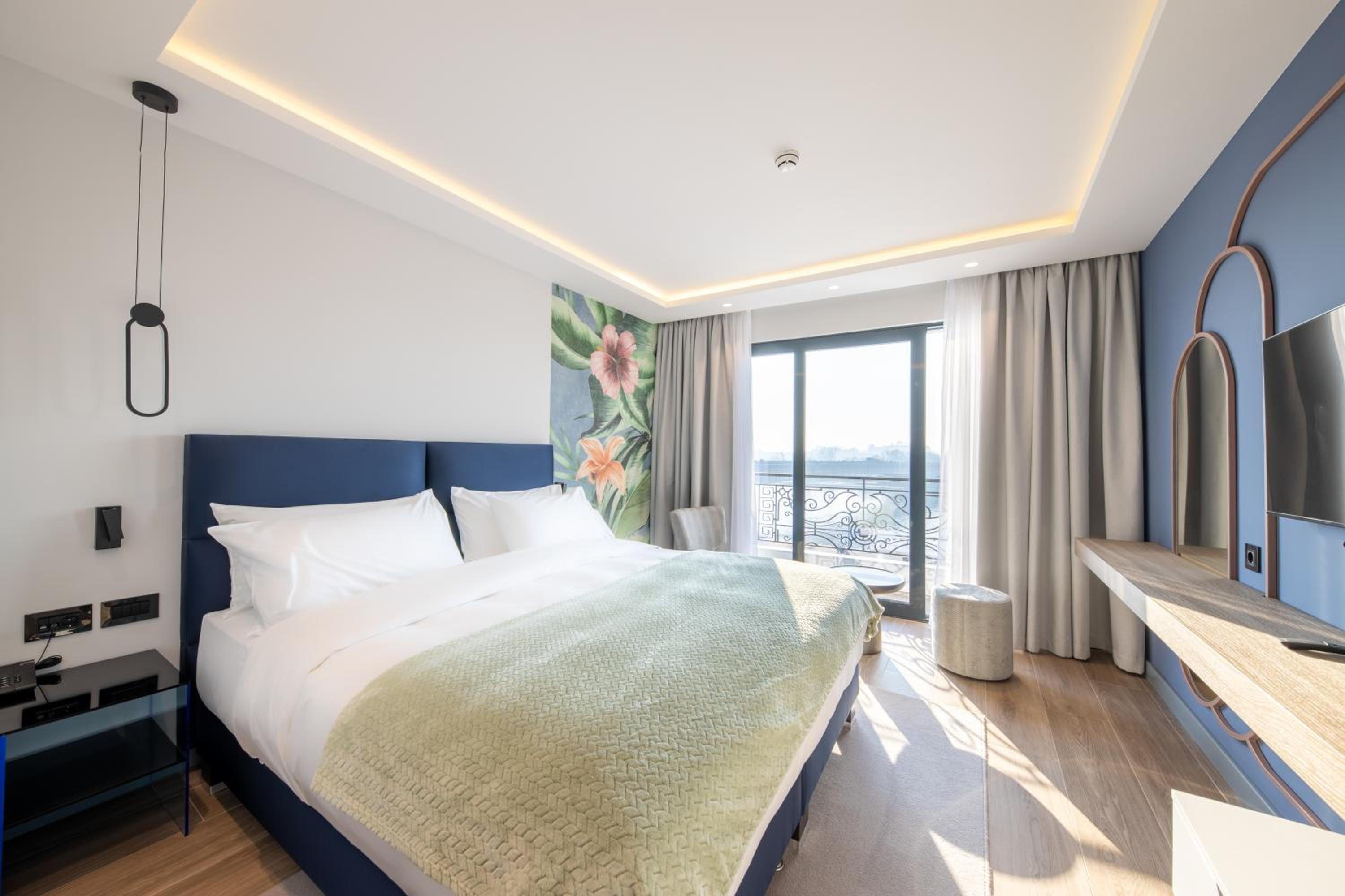 Deluxe Double Room with River View - Photo 1