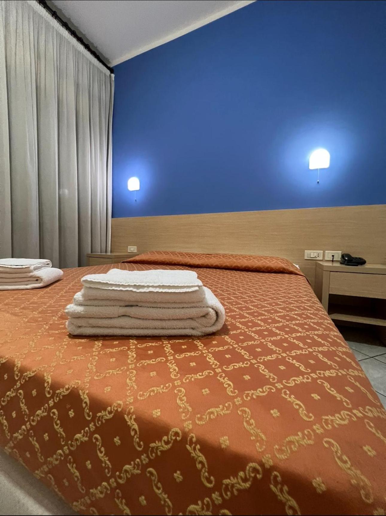 Double Room - Photo 4