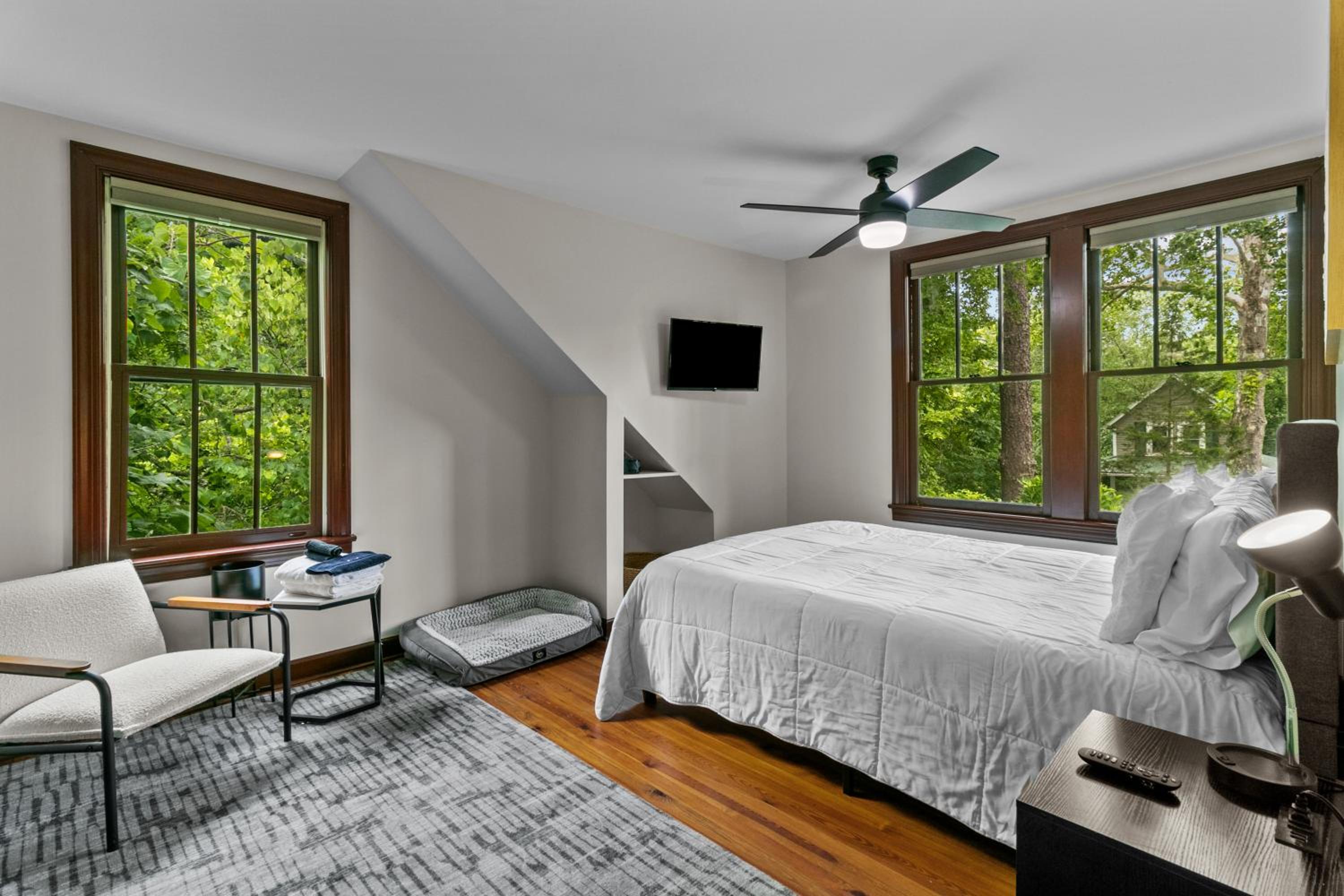 Three-Bedroom House photo 1