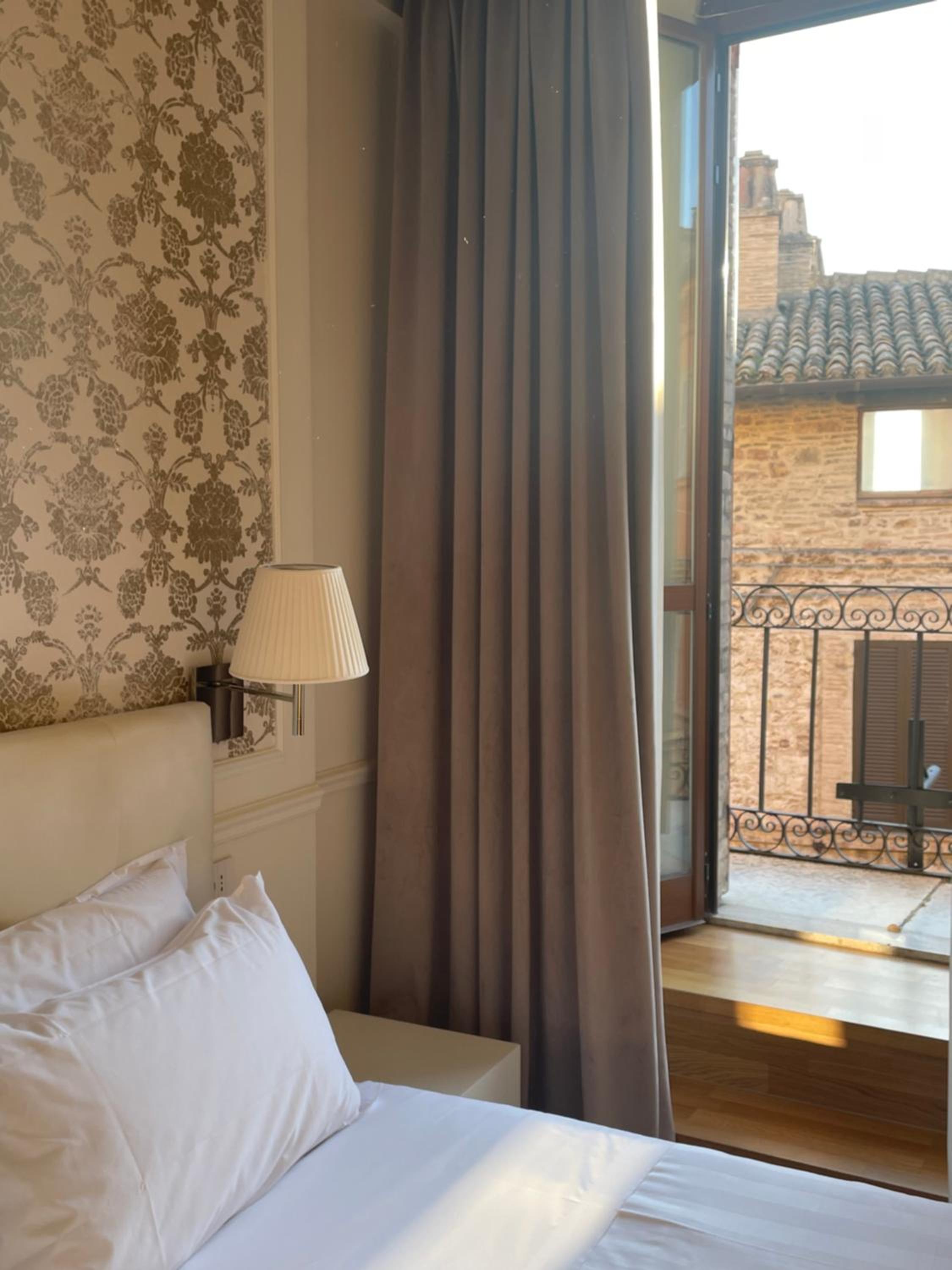 Deluxe Junior Suite - Photo 2