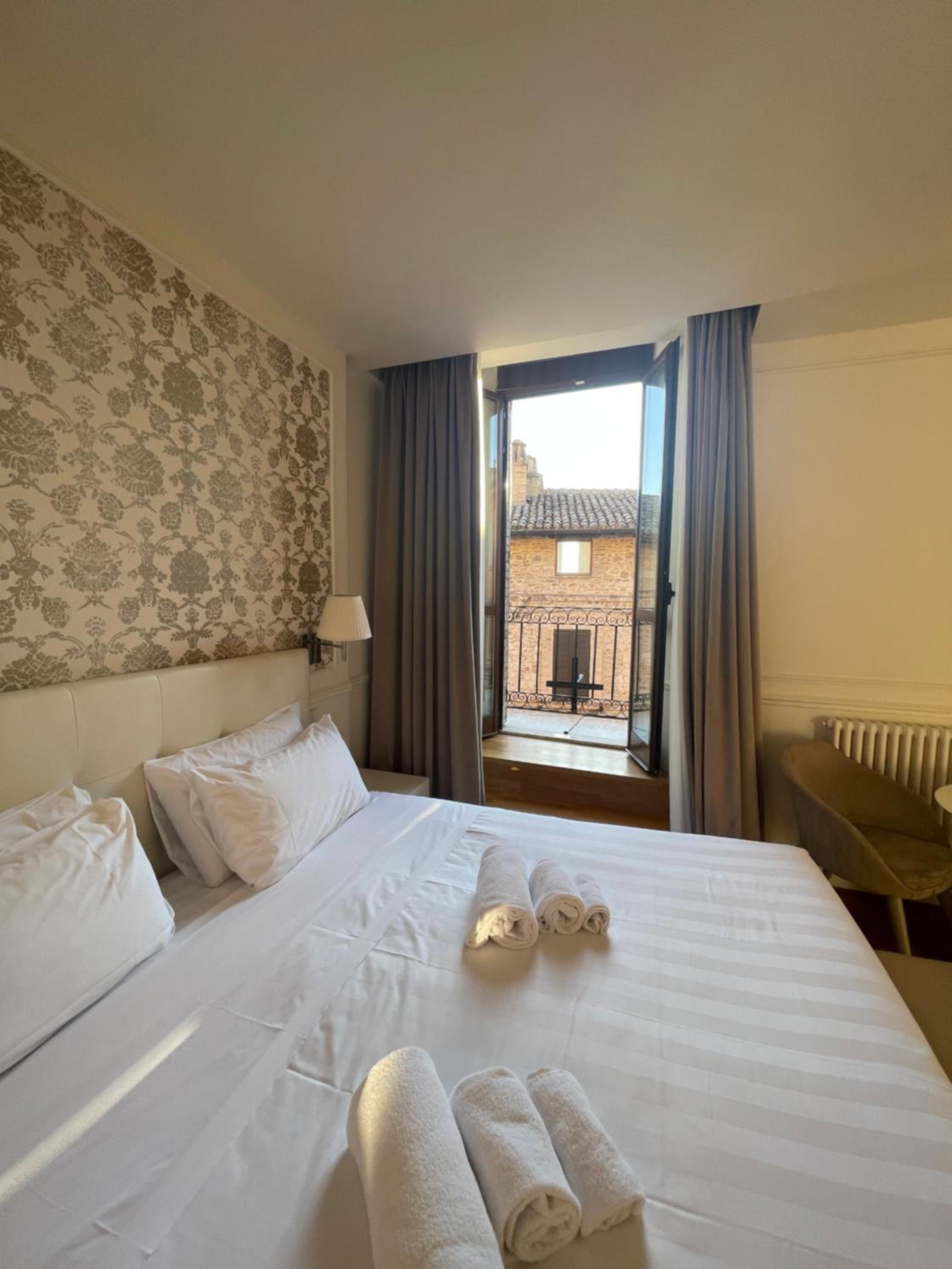 Deluxe Junior Suite - Photo 3
