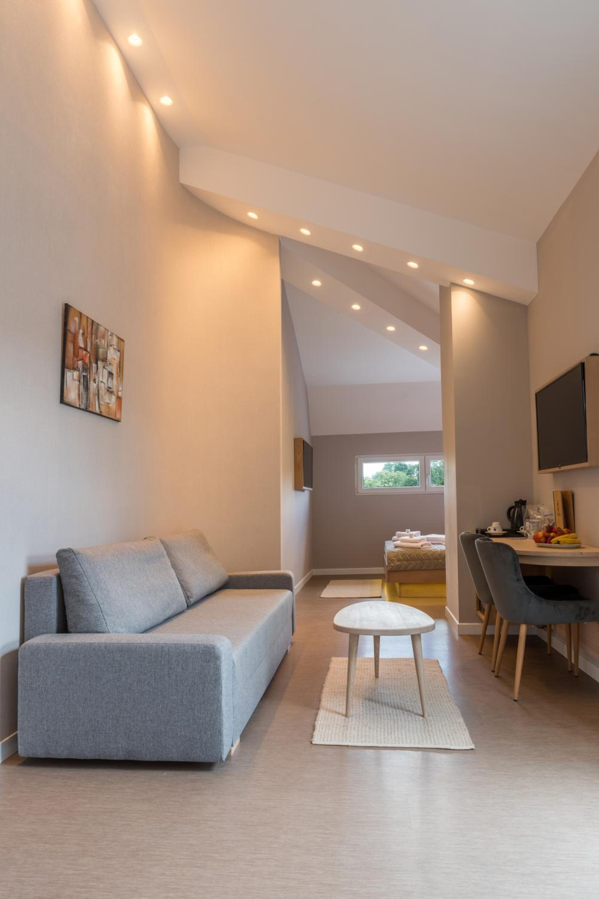 Family Room with Balcony photo 3