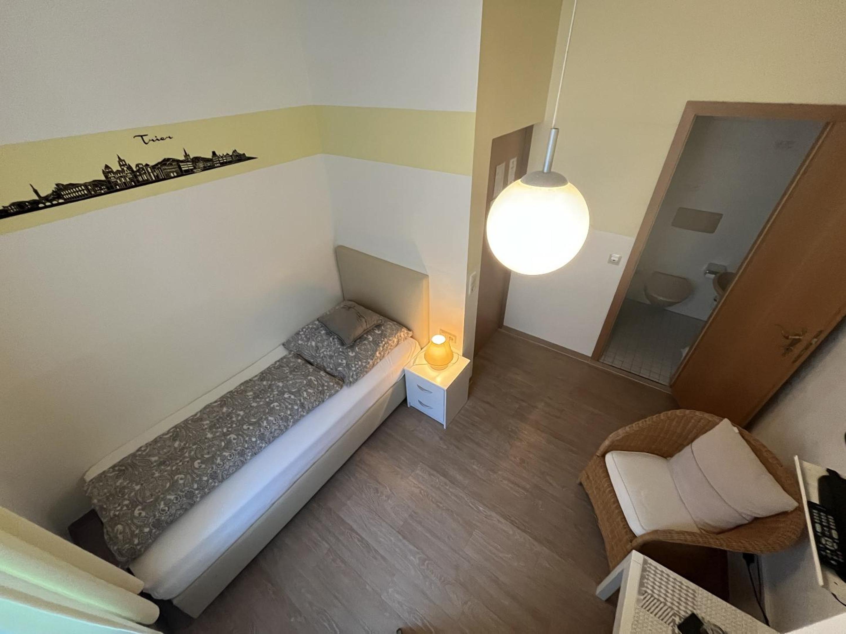 Single Room photo 2