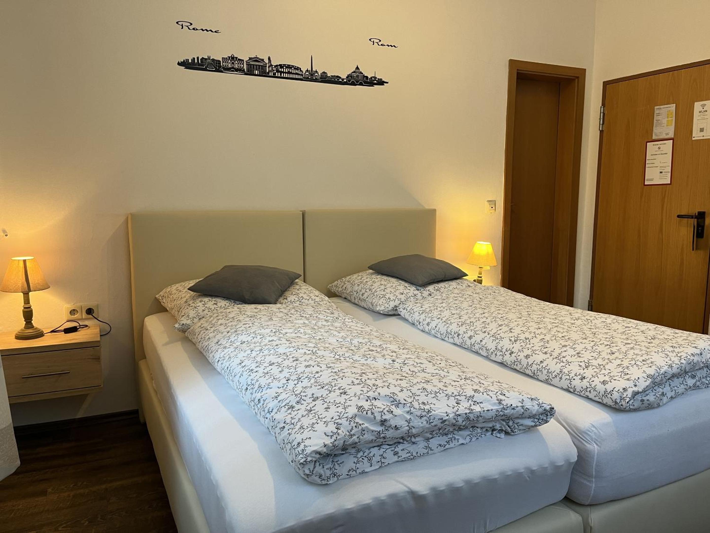 Double Room with Private Bathroom photo 2