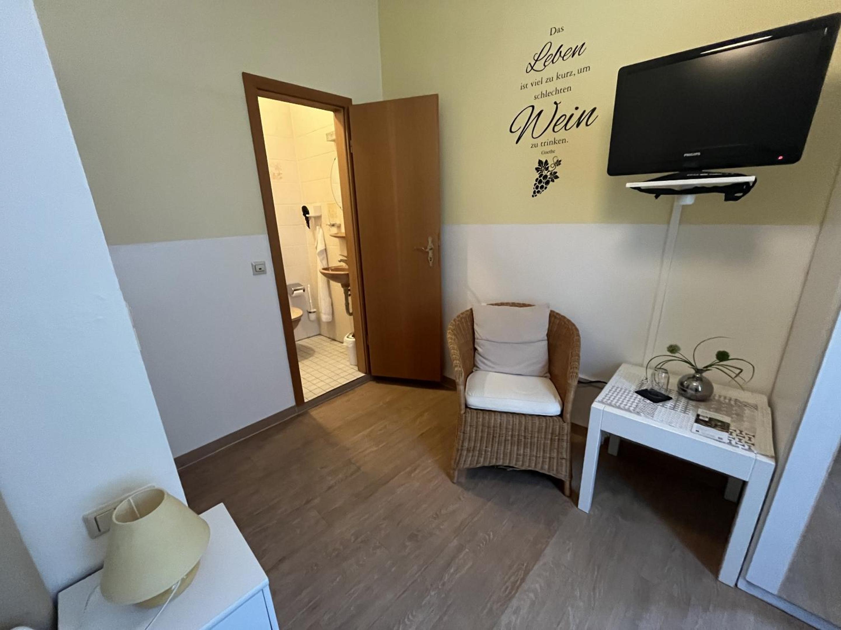 Single Room photo 3