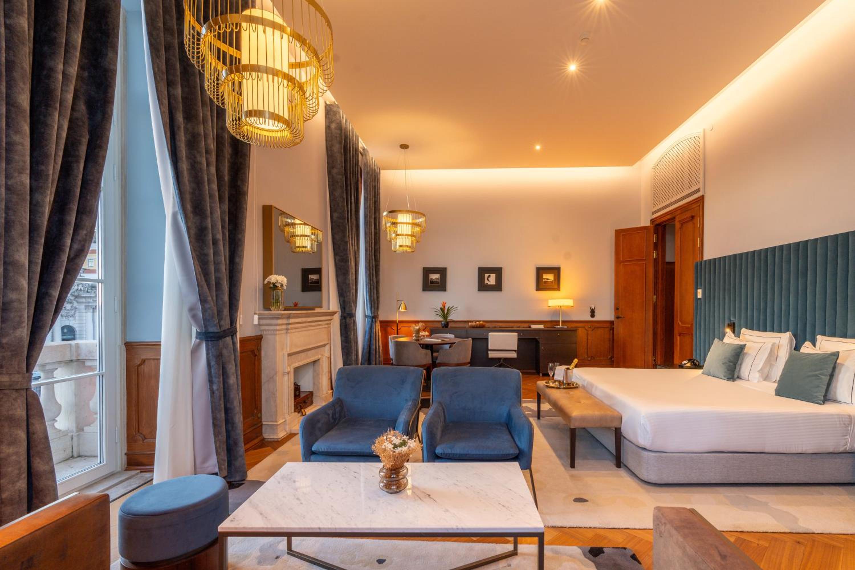 King Suite with River View