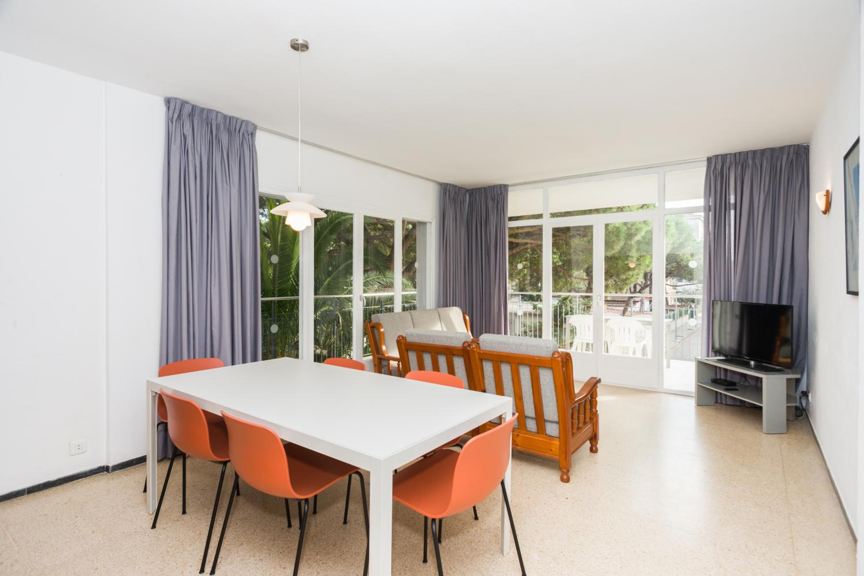 Apartment with Garden View