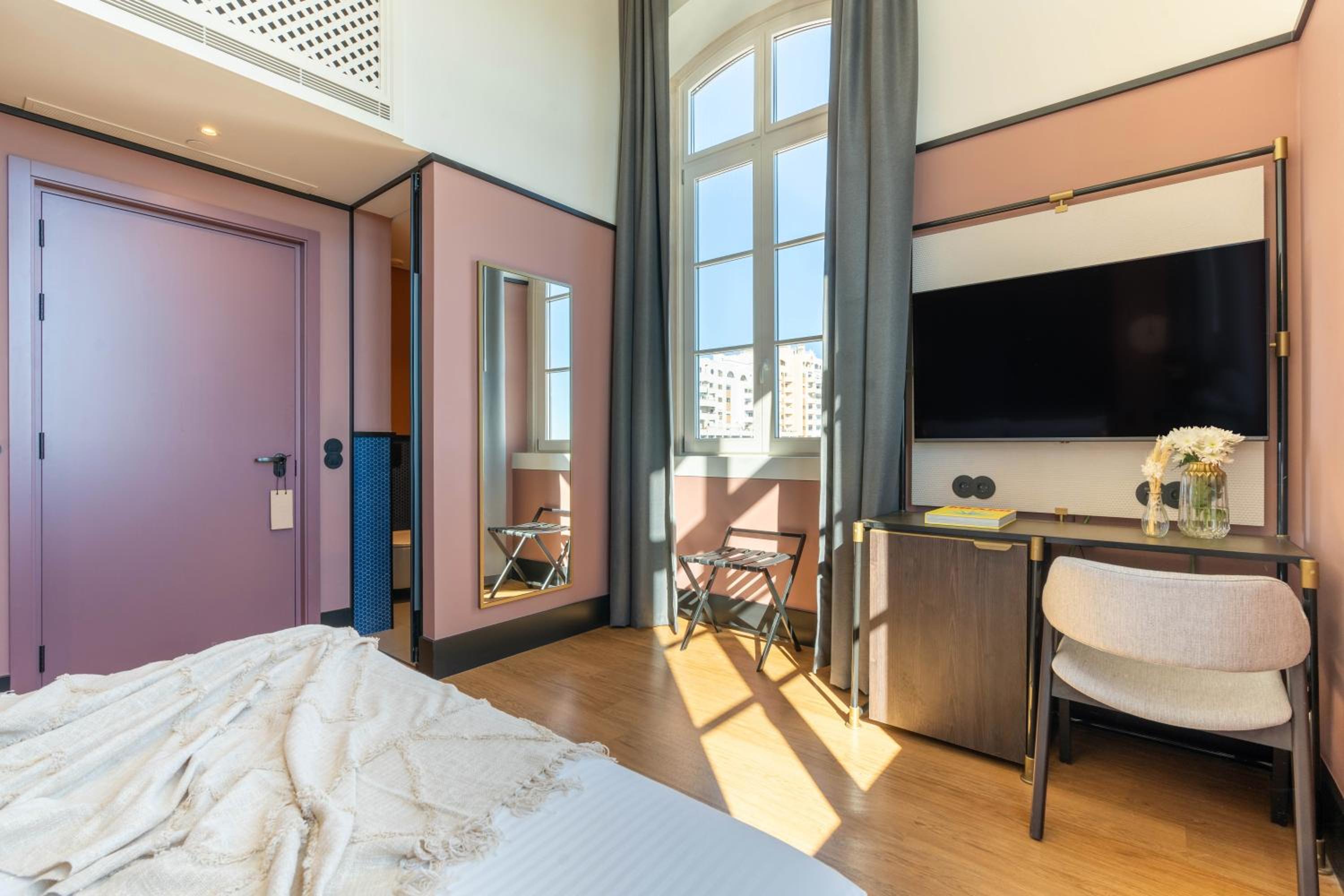 Cozy Double Room with River View