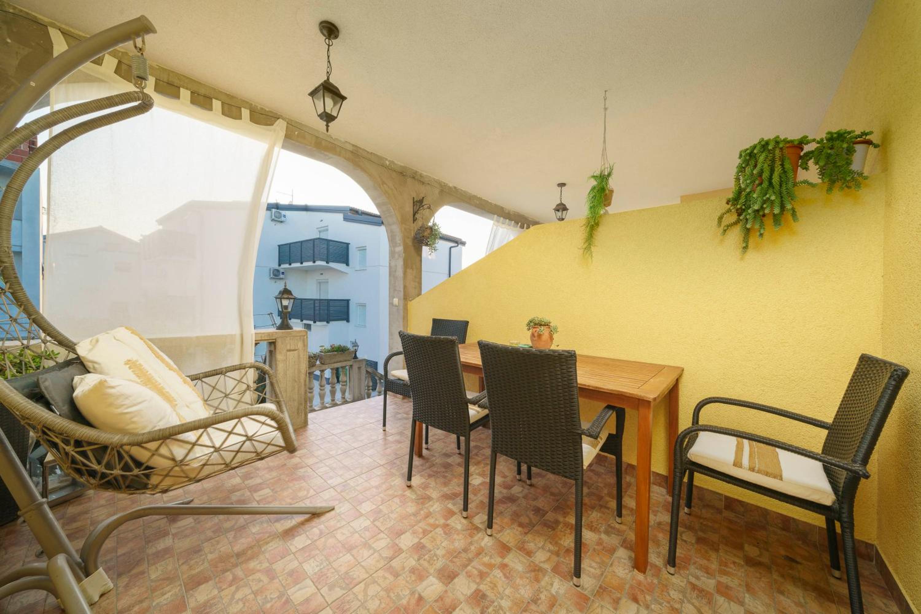 One-Bedroom Apartment #4