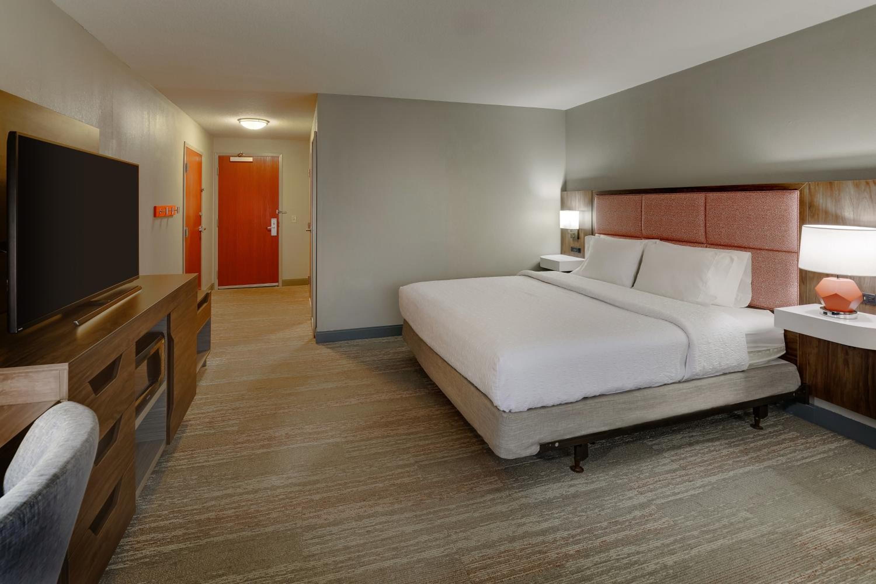 King Room - Mobility Access/Non-Smoking photo 2