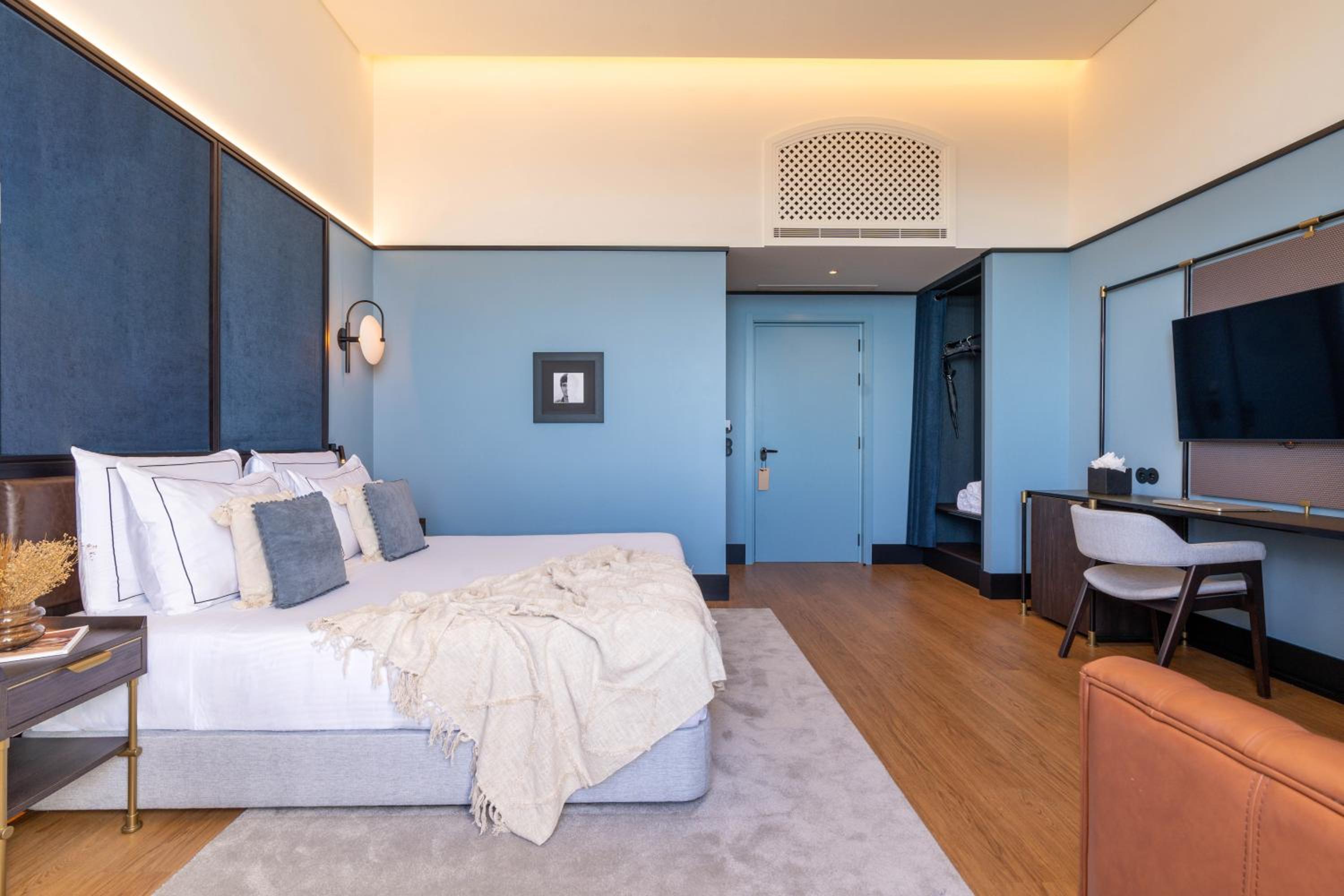 Junior Suite with River View thumbnail 5