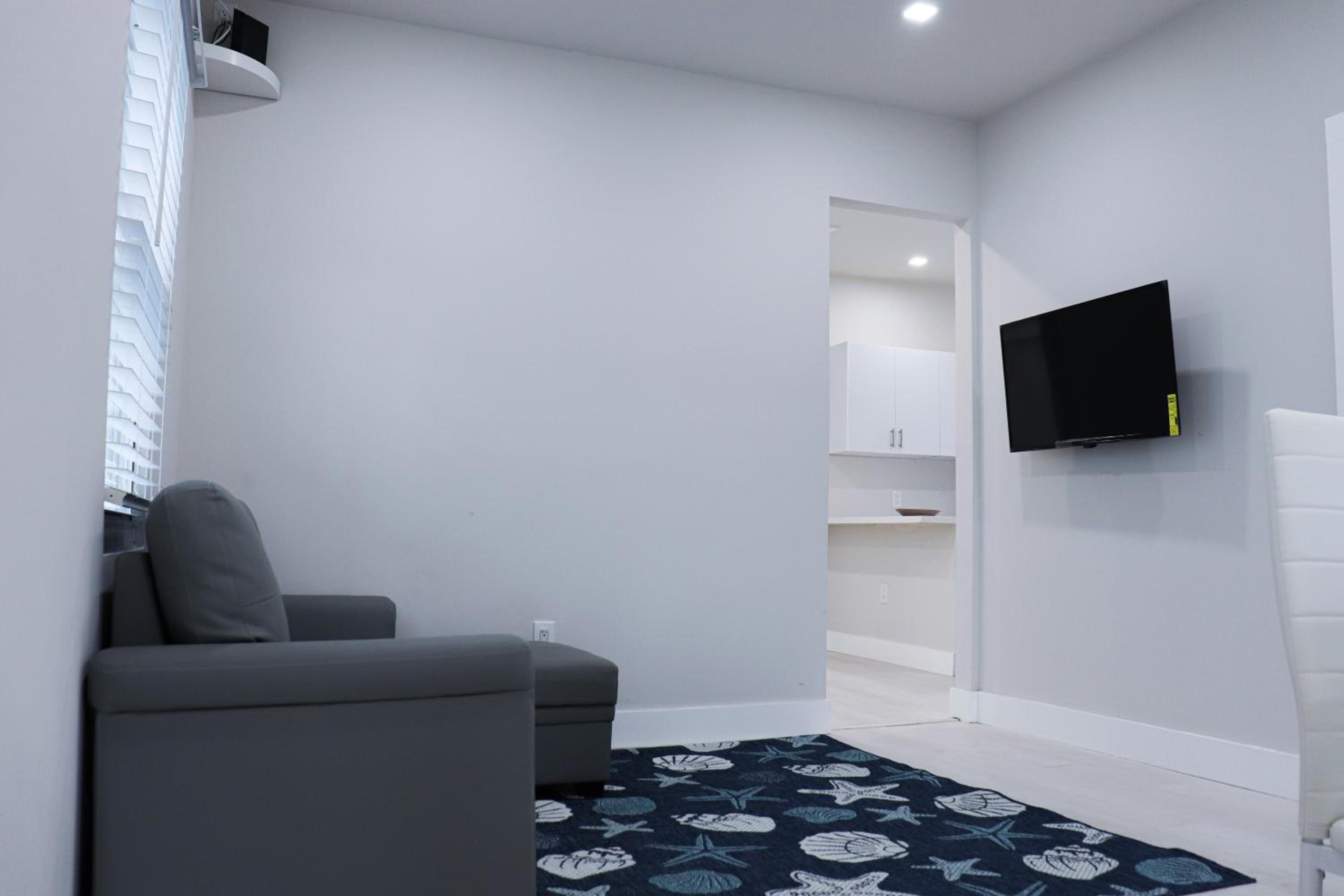 Two-Bedroom House photo 2