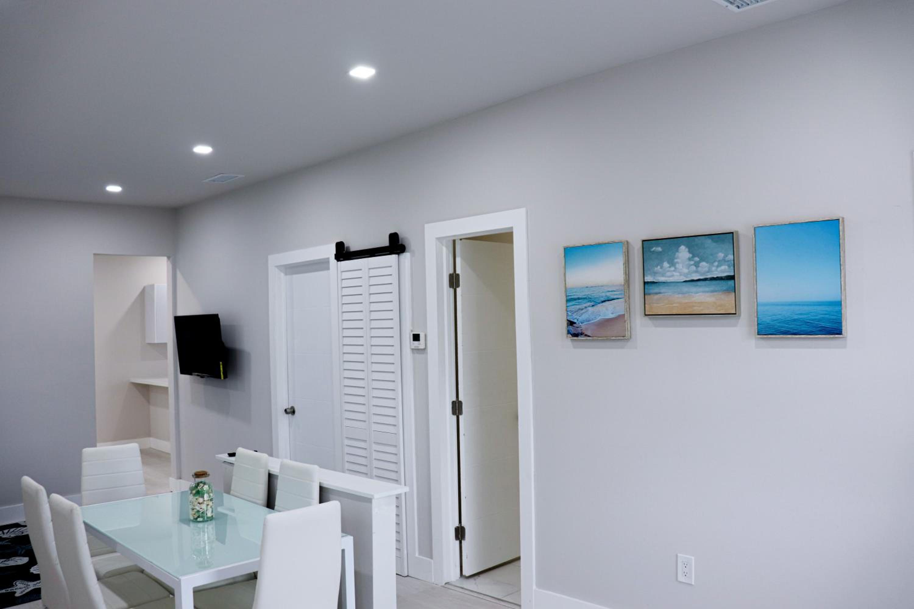 Two-Bedroom House photo 3