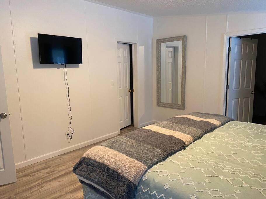 Three-Bedroom House photo 1