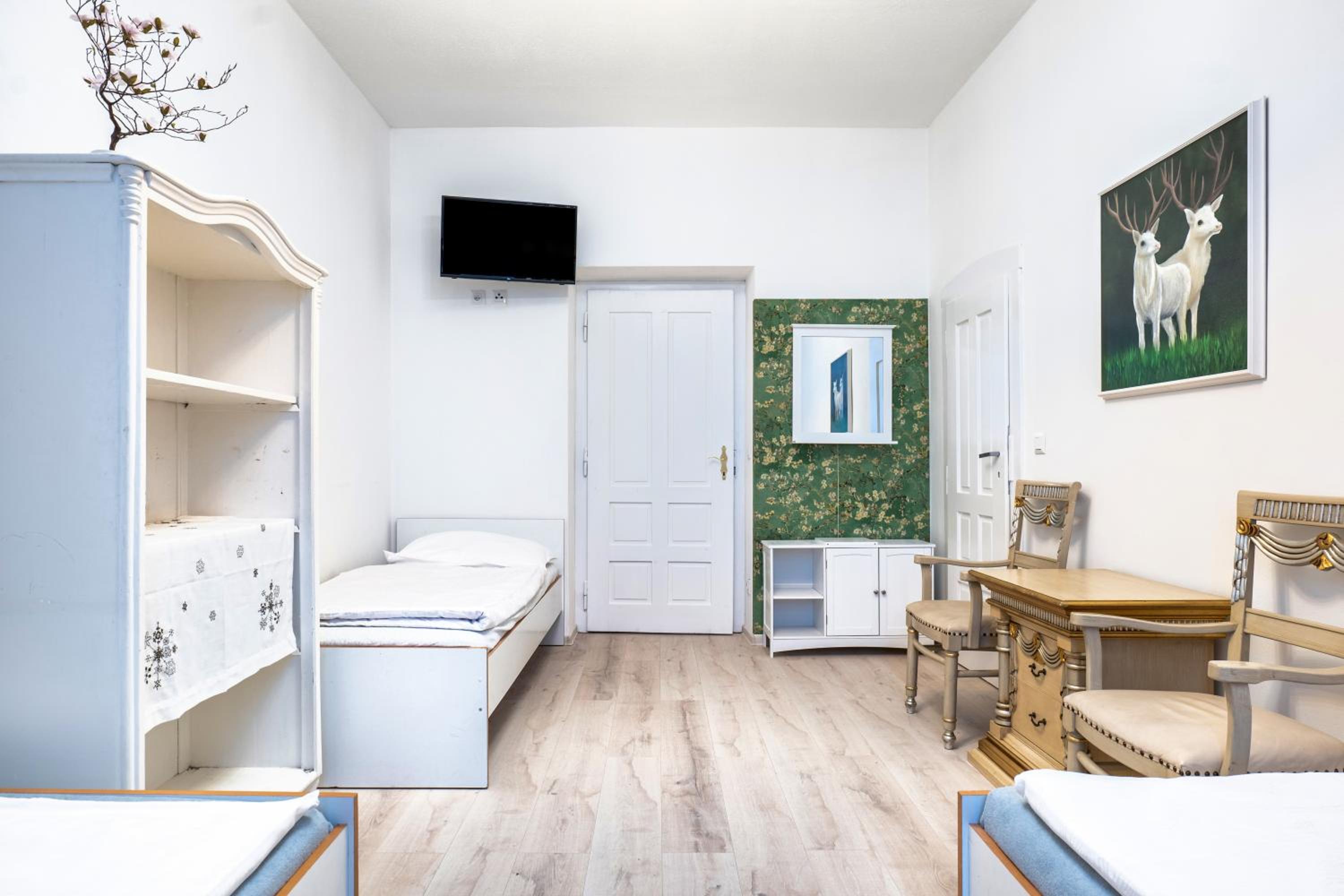 Triple Room with Shared Bathroom photo 3