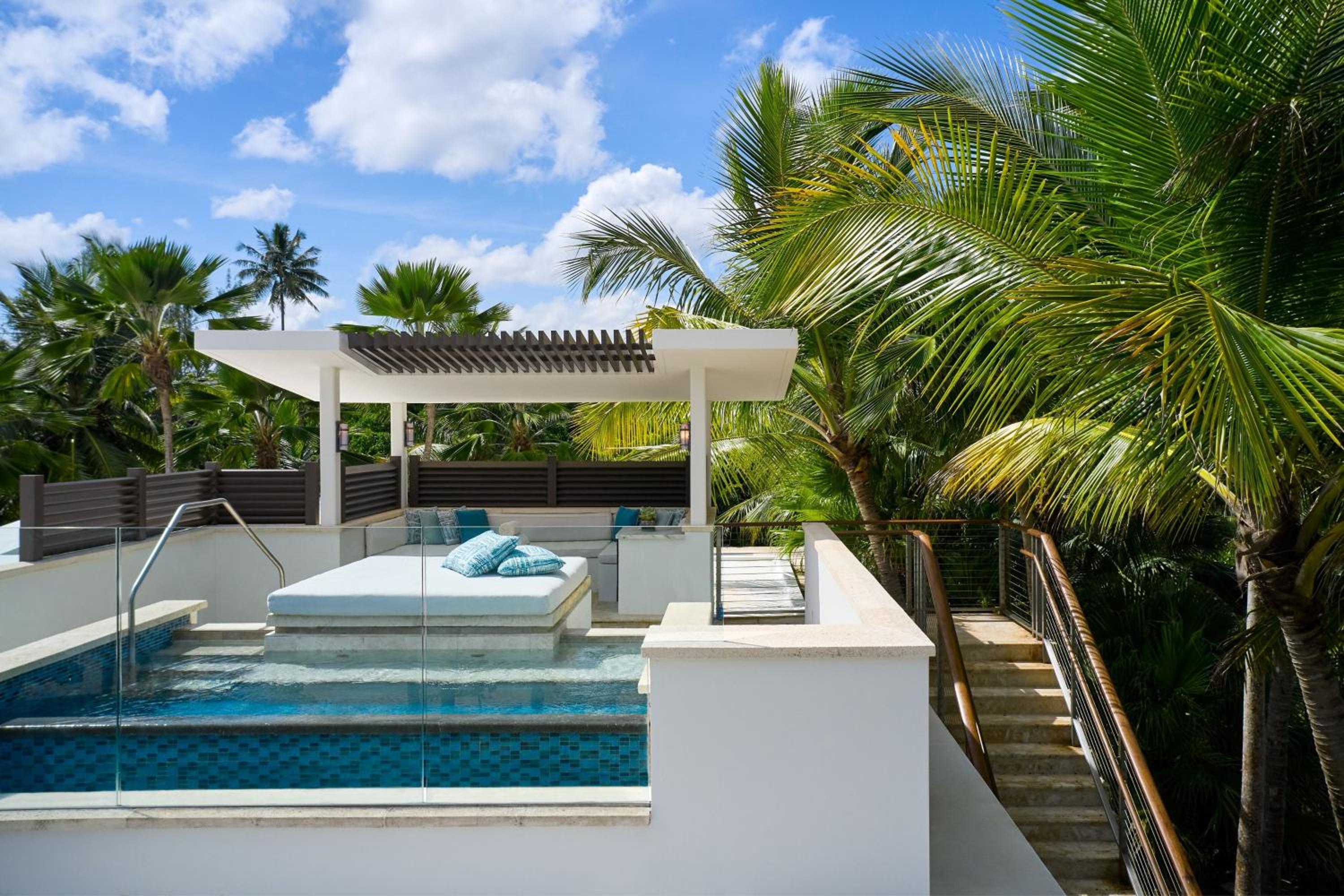 East Beach King Suite - Rooftop Floor