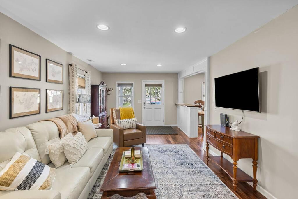Three-Bedroom House photo 1