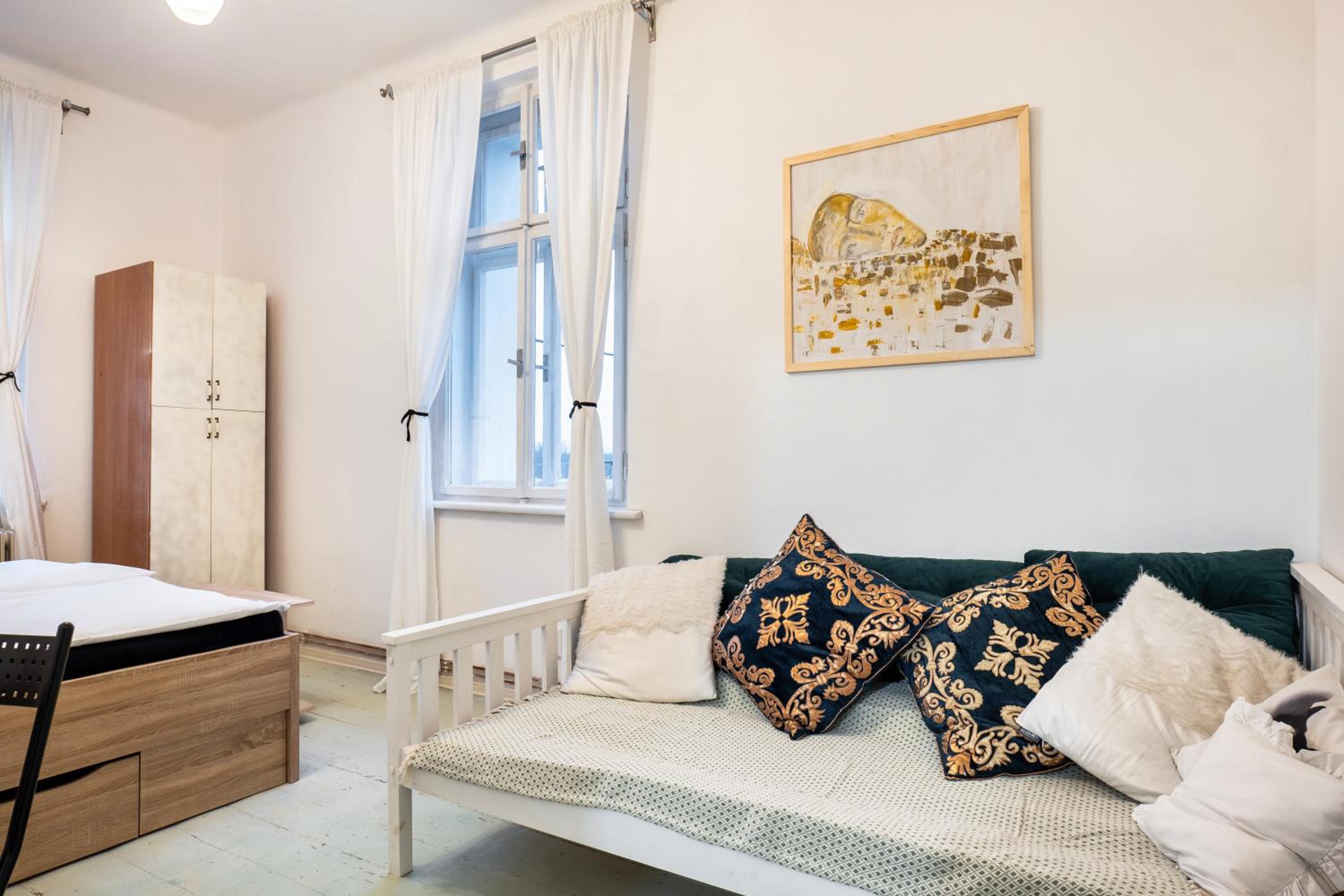 Economy Triple Room with Shared Bathroom