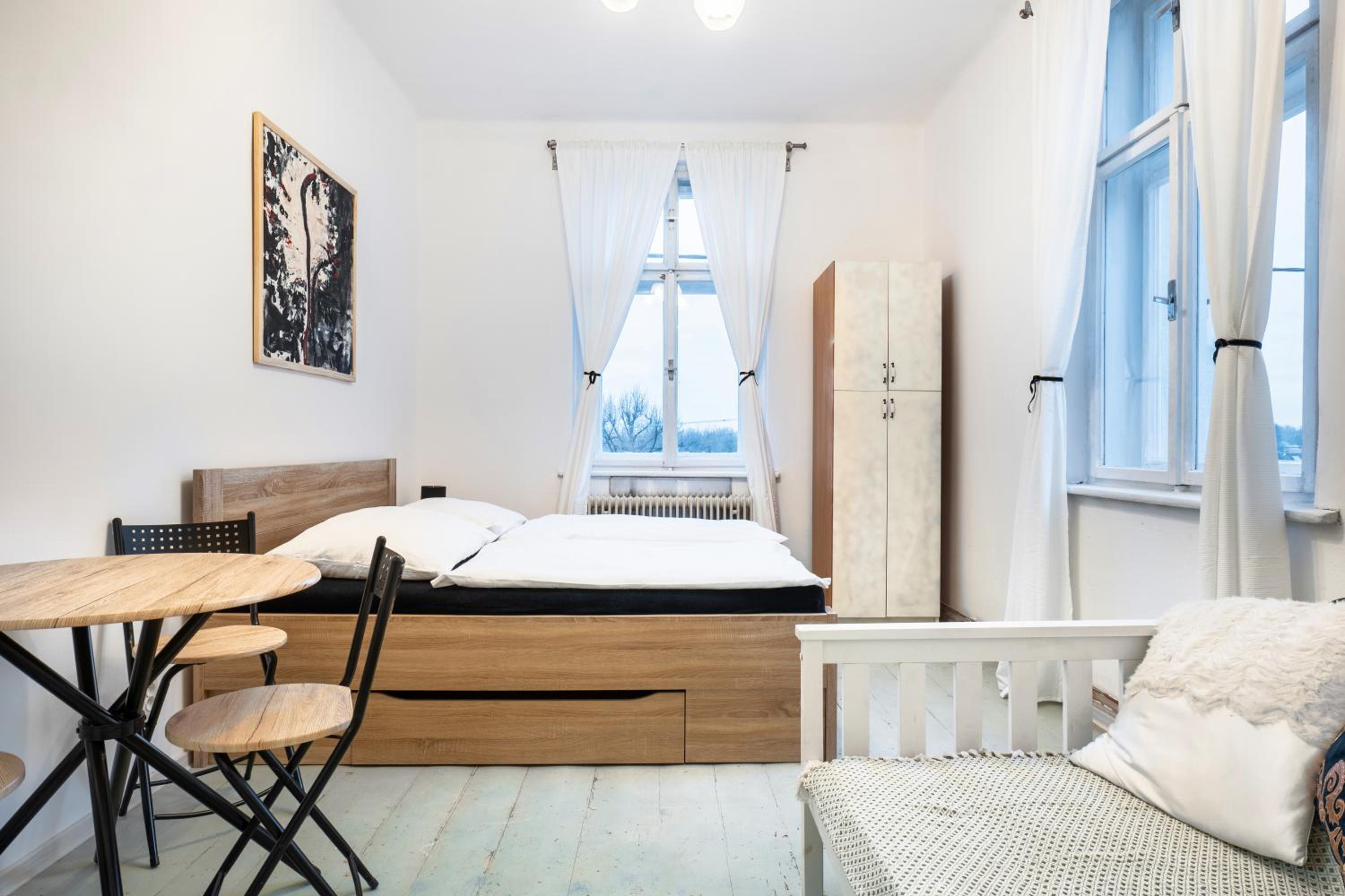 Economy Triple Room with Shared Bathroom photo 3