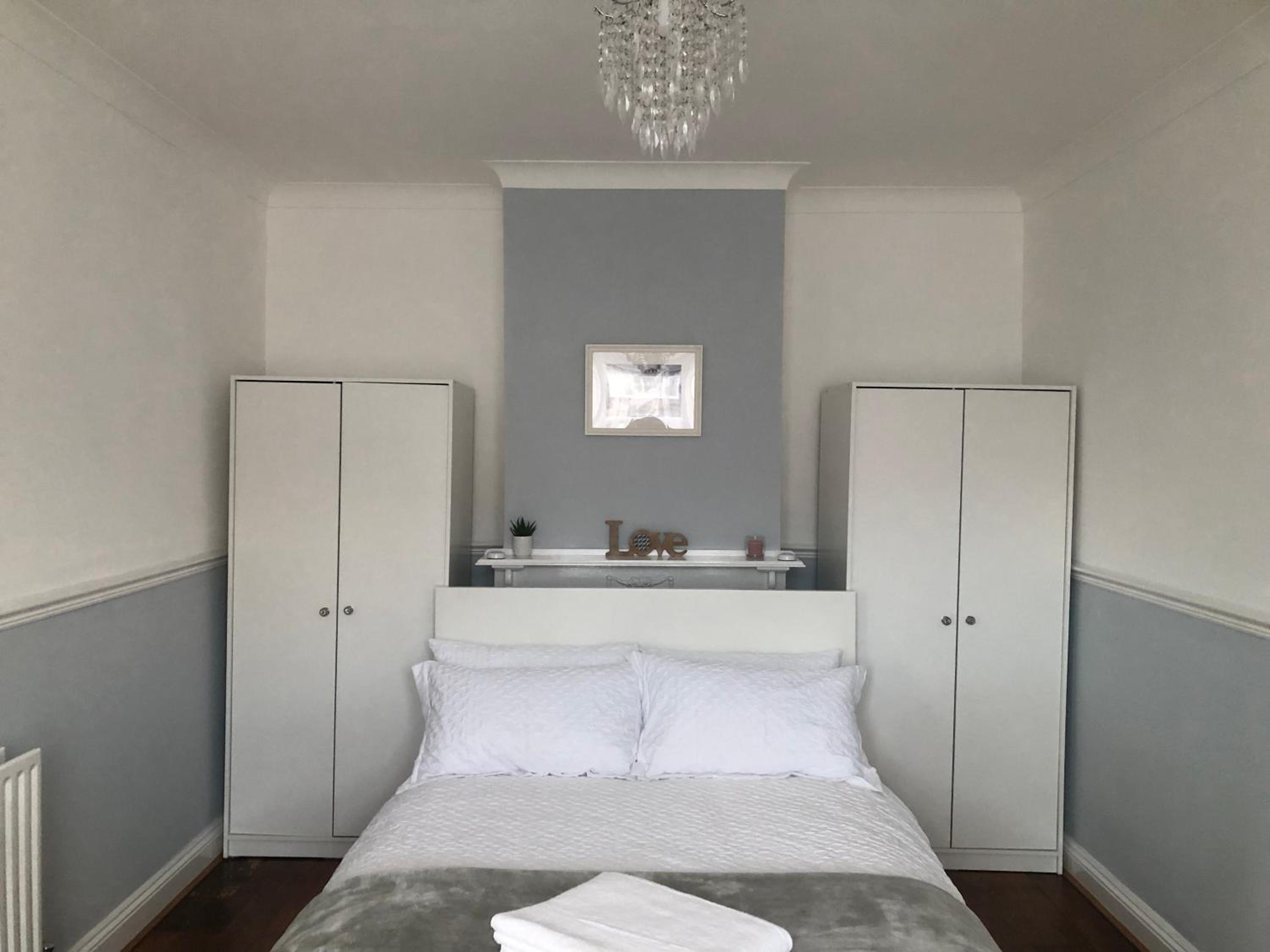 One-Bedroom House photo 1