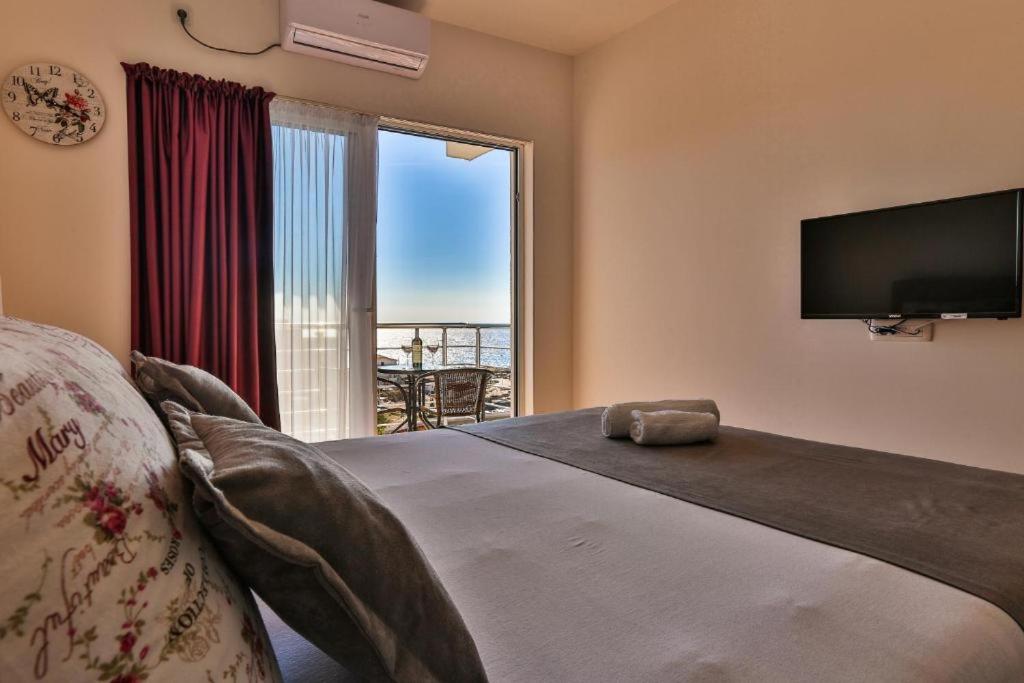Studio with Sea View