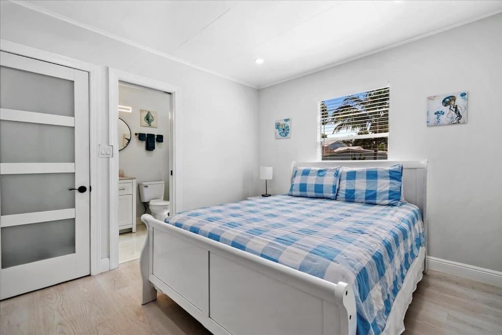 Three-Bedroom Apartment photo 1