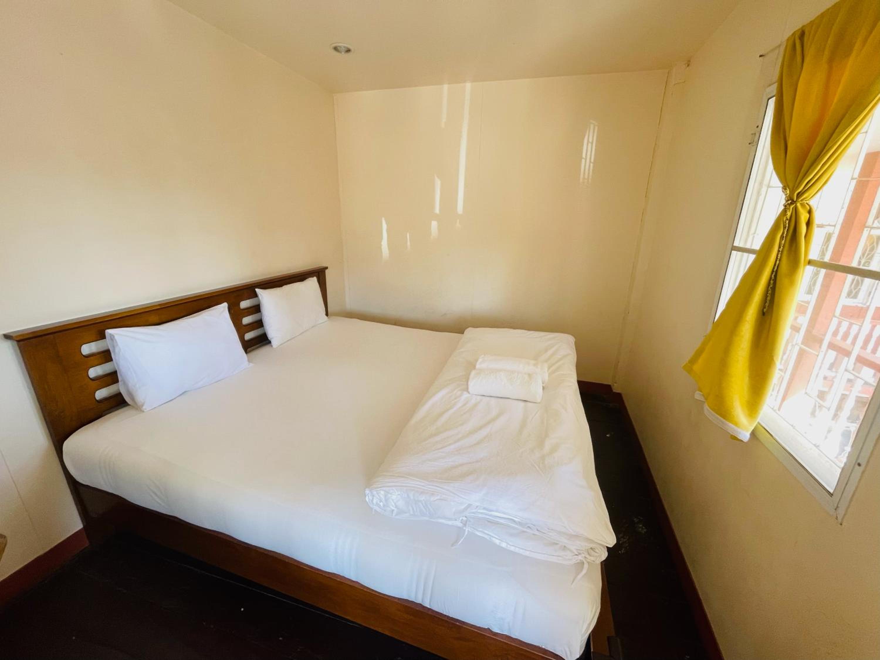 Double Room with Shared Toilet
