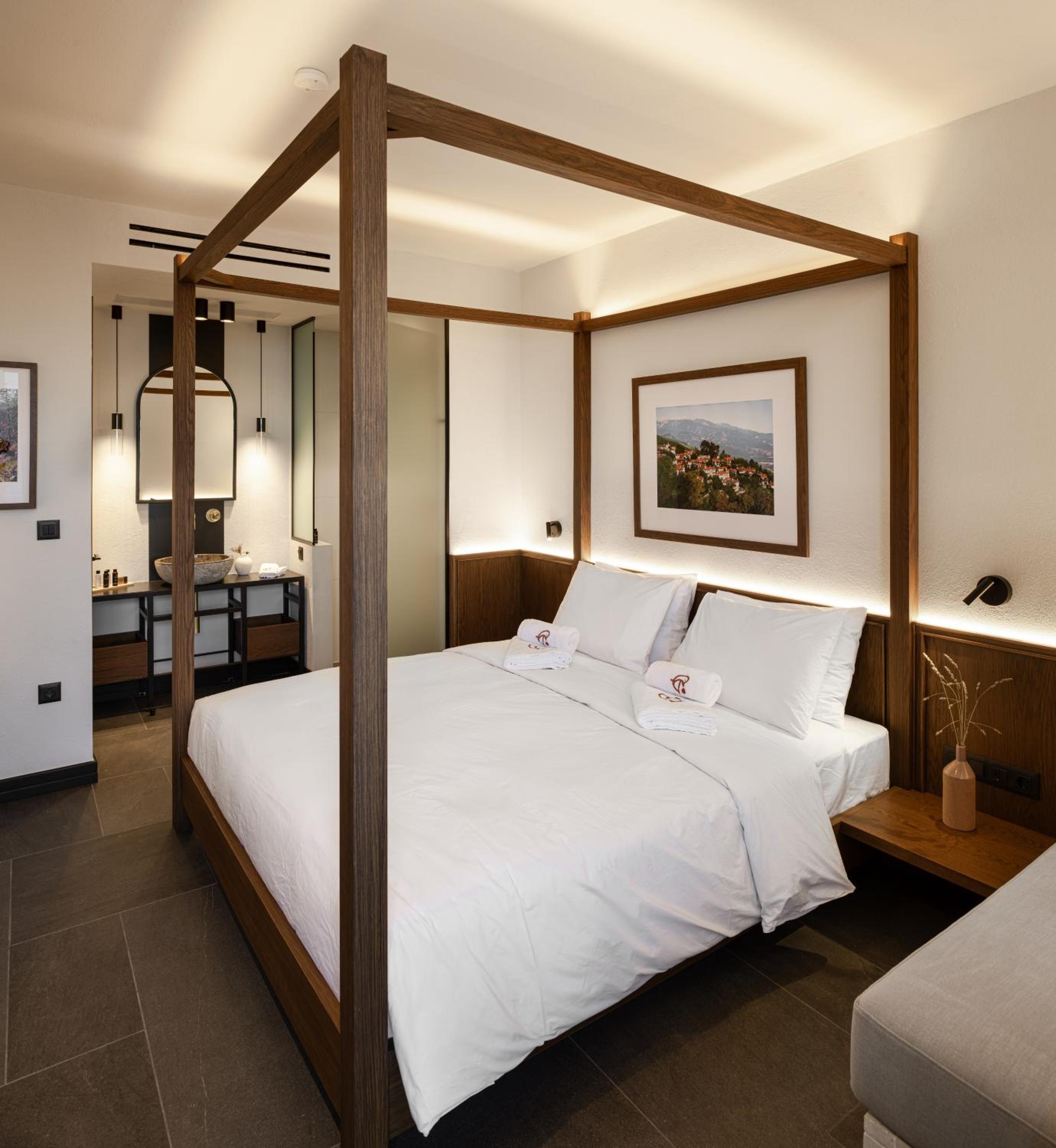 Double Room with Fireplace - Mountain & Sea View - Photo 1